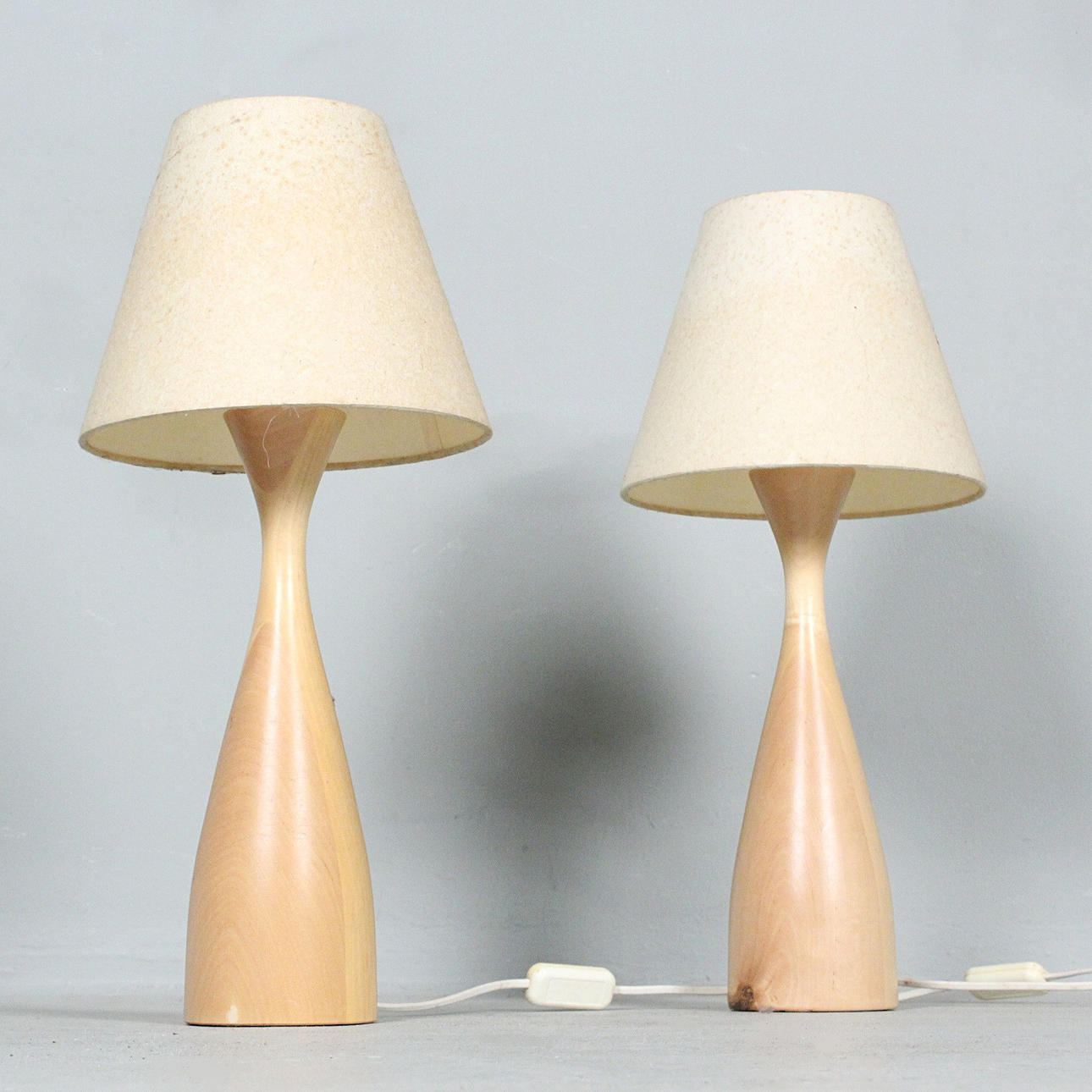 par de lámparas de mesa, IKEA.