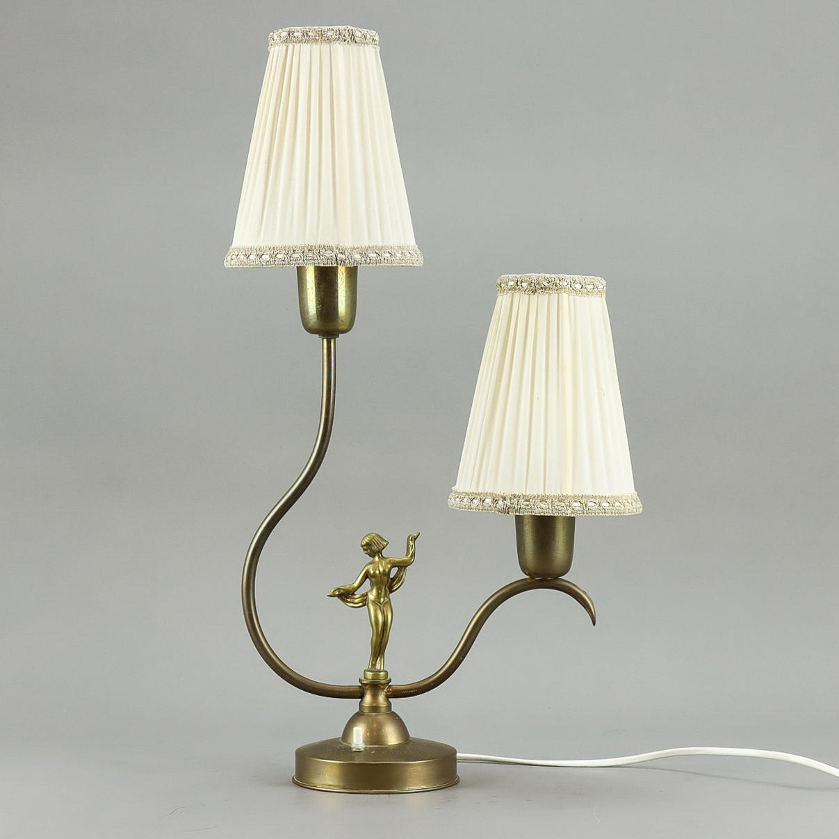 BØRSTELAMPE fod i messing, 2 lyspunkter.