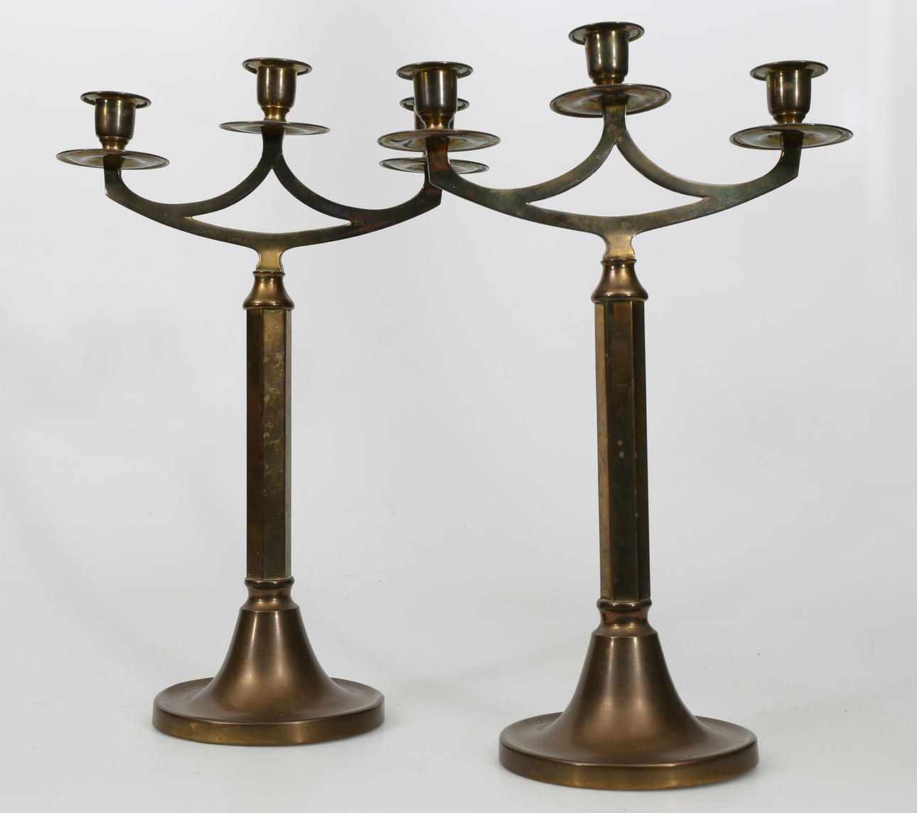 LJUSSTAKAR, mässing, 3 armar, Jugend, 1900-talets första kvartal.