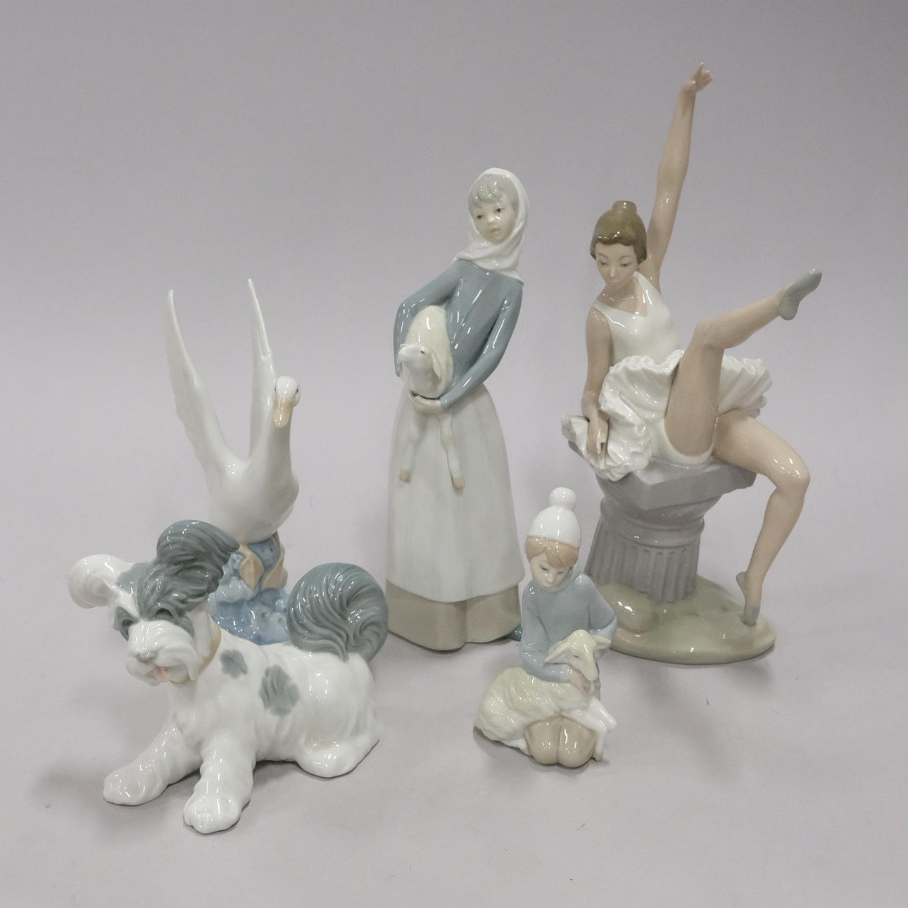 FEM SPANSKE FIGURER.