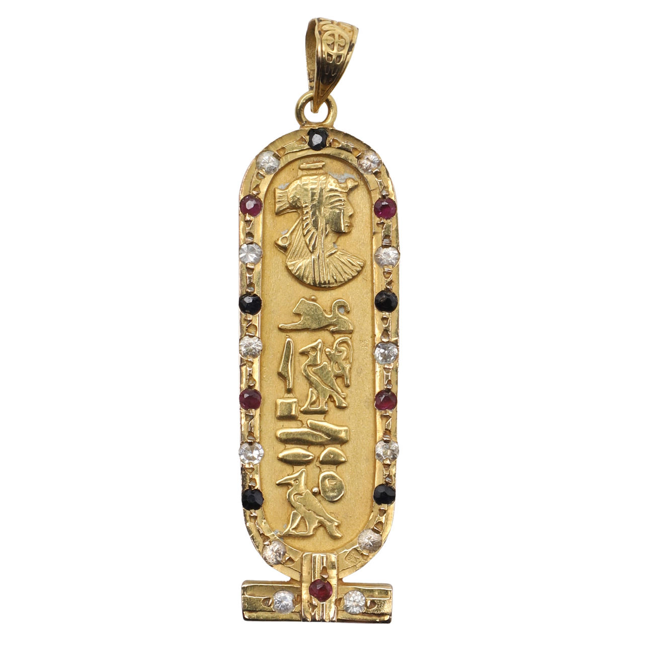 EIN ÄGYPTISCHER KARTUSCHENANHÄNGER AUS GOLD UND EDELSTEINEN.