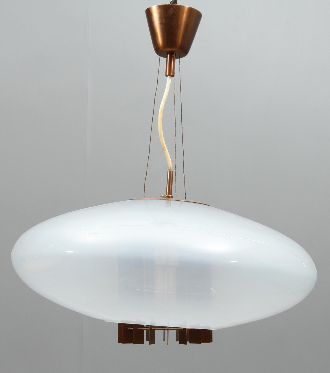 TAKLAMPA i koppar och glas, 1950/60-tal.