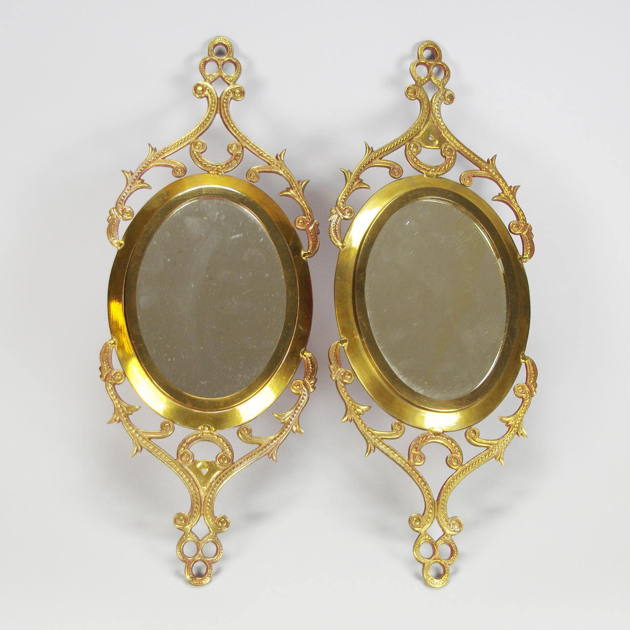 SPEGLAR, 1 par, mässing, 1900-talets andra hälft.