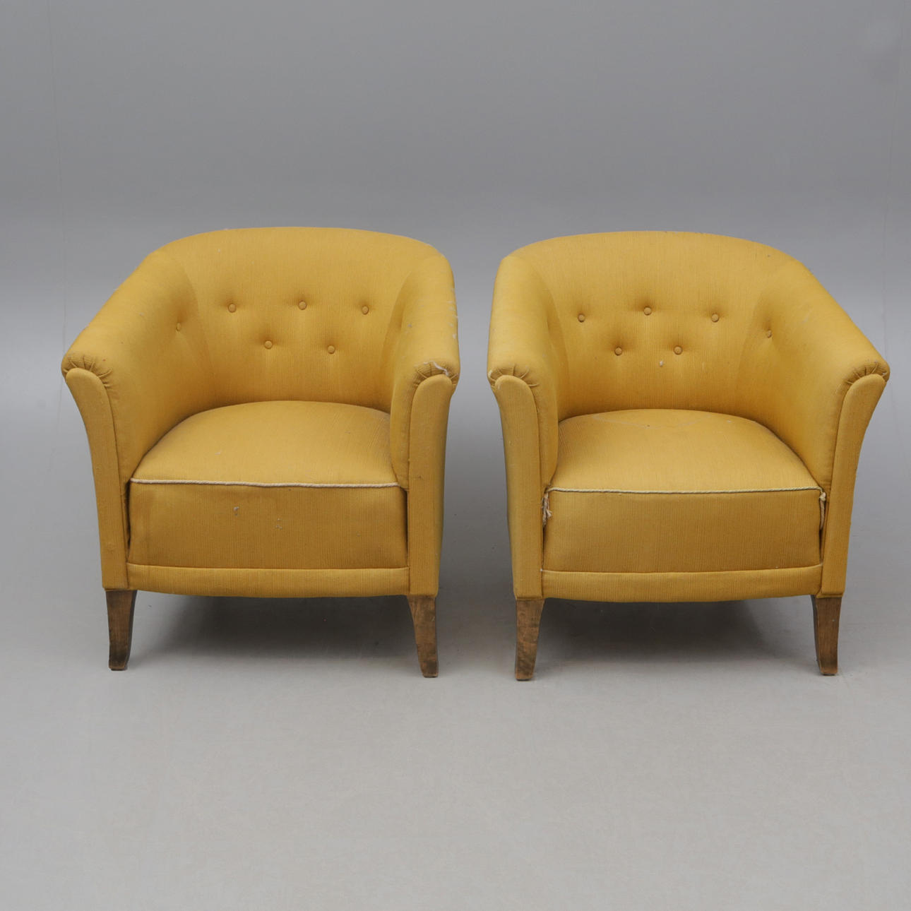 FÅTÖLJER, 2 st, gula, 1900-tal.