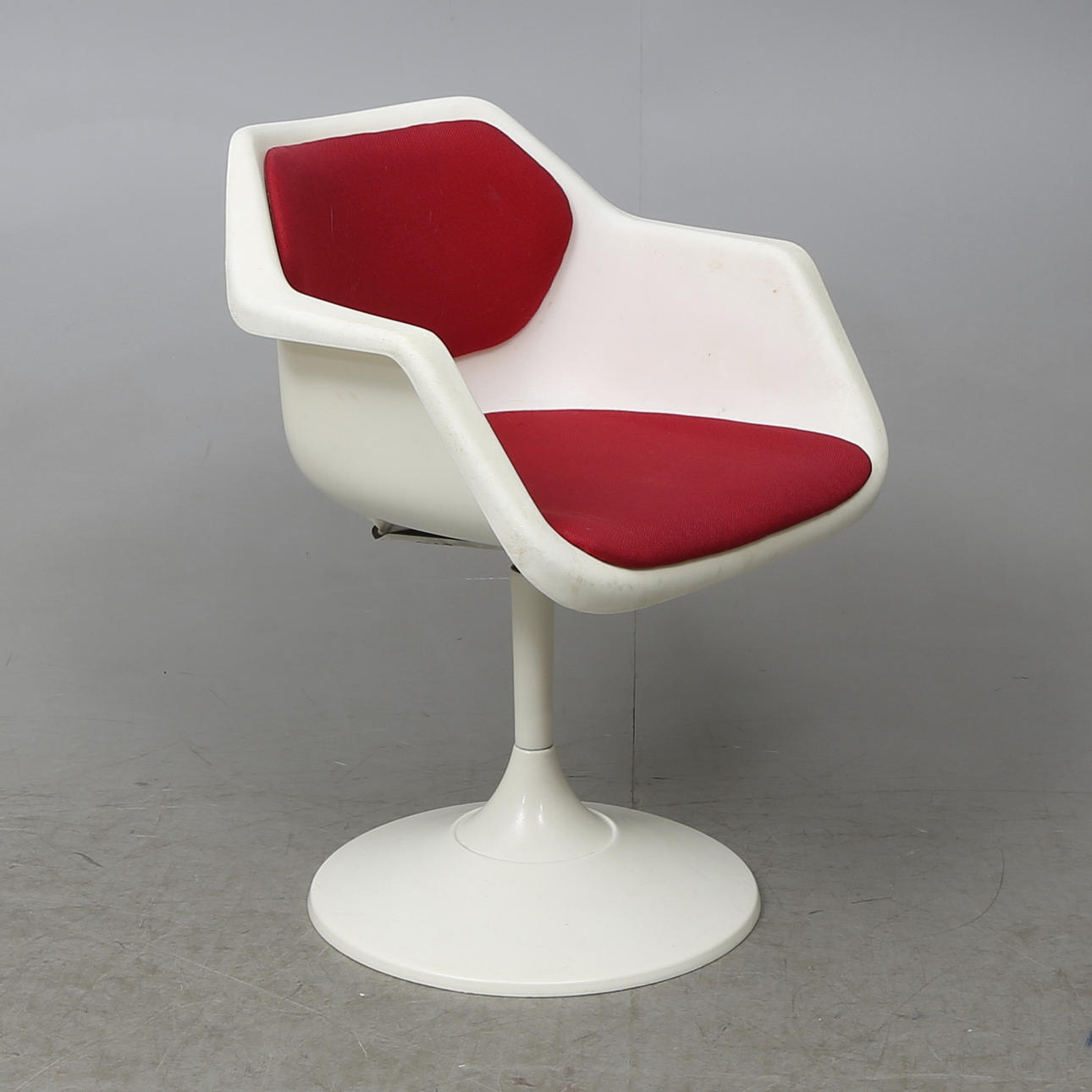 SKRIVBORDSSTOL, Robin Day, Overman 1900-talets tredje kvartal.