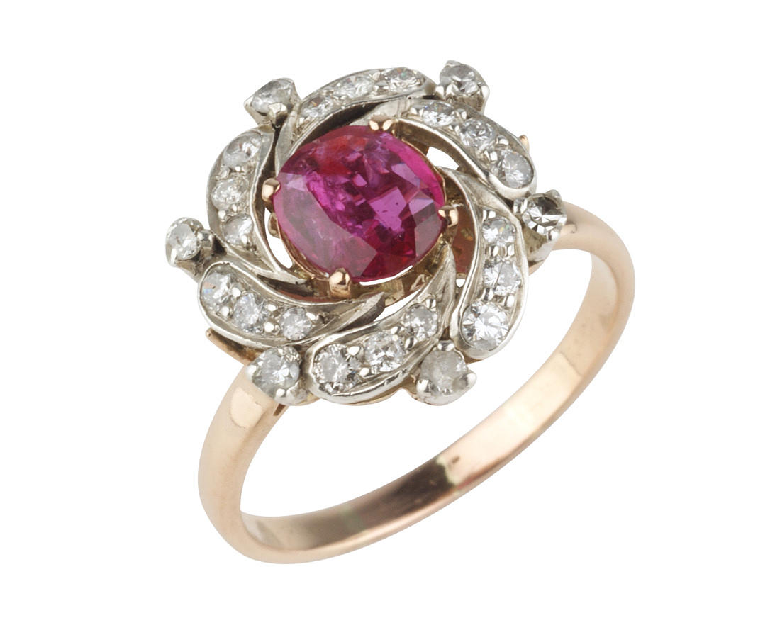 RING med rubin ca. 1 ct och diamanter 750 rött och vitt guld.