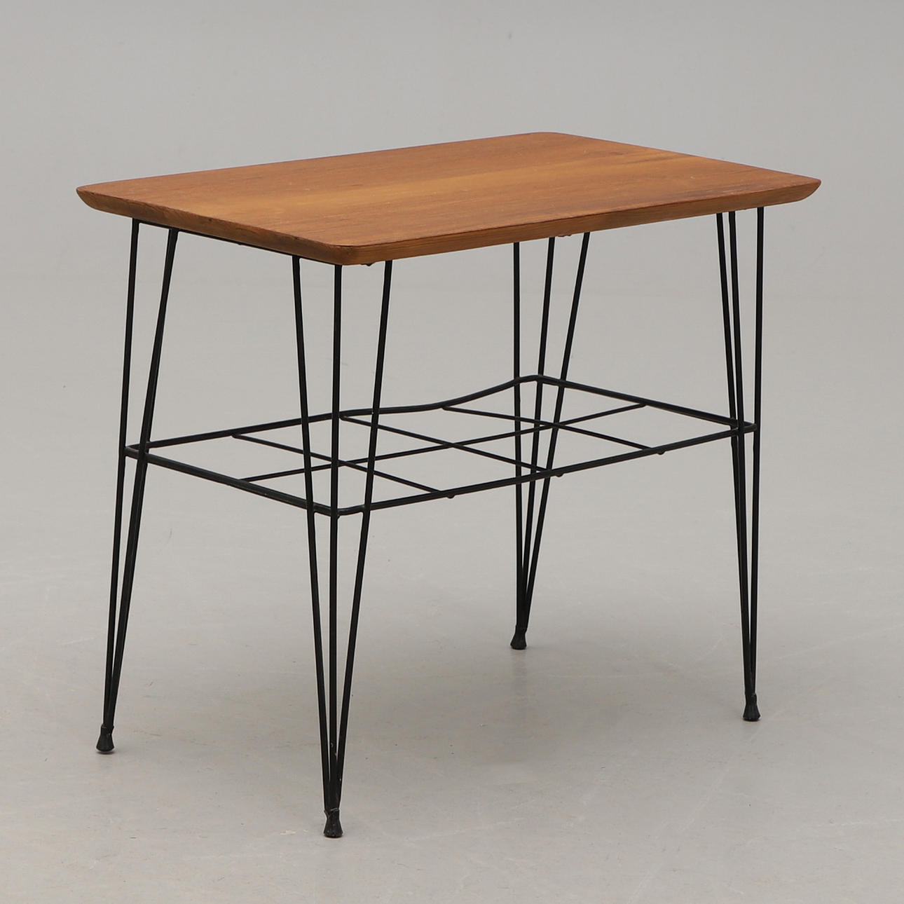 A 1950s string table.