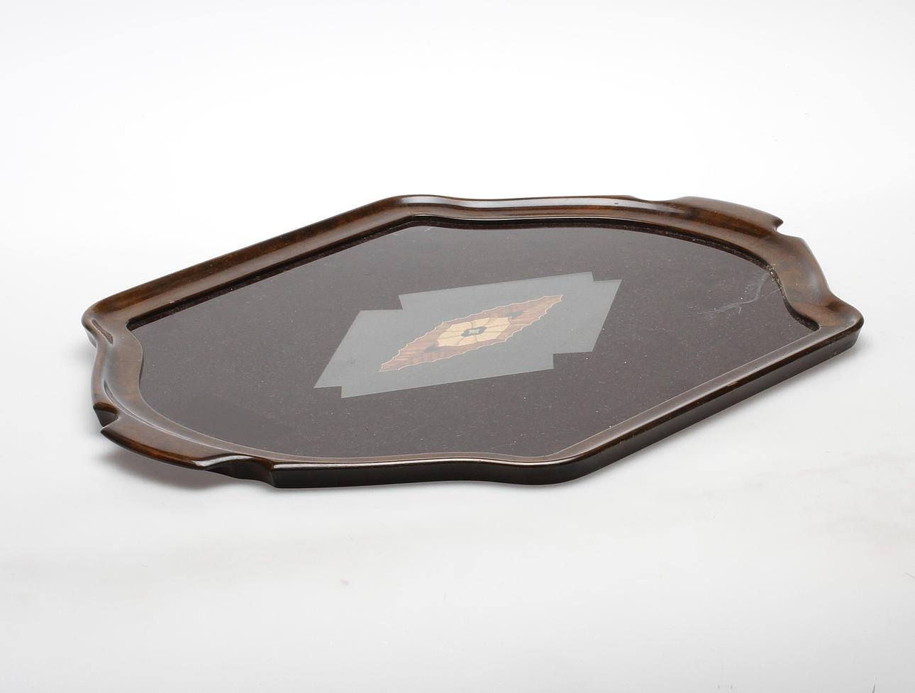 SERVERINGSBRICKA, 1900-talets första hälft.