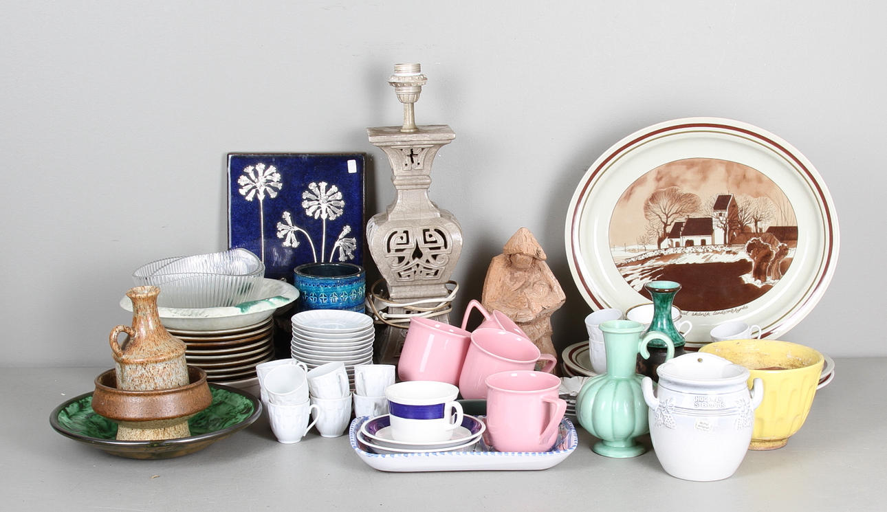 KERAMIK och GLAS, bl.a. Ekeby, Gustavsberg, Höganäs.