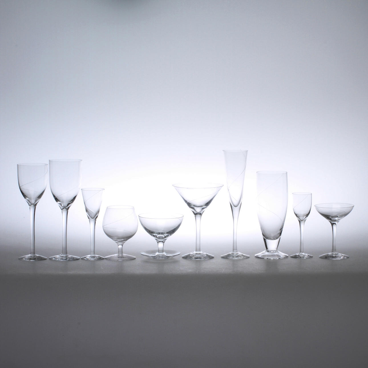 GLASSERVISDELAR, 77 delar, "Line", Anna Ehrner för Kosta Boda.