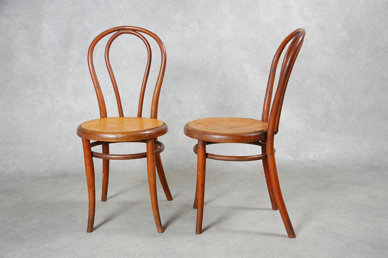 STOLAR, 1 par Thonét.