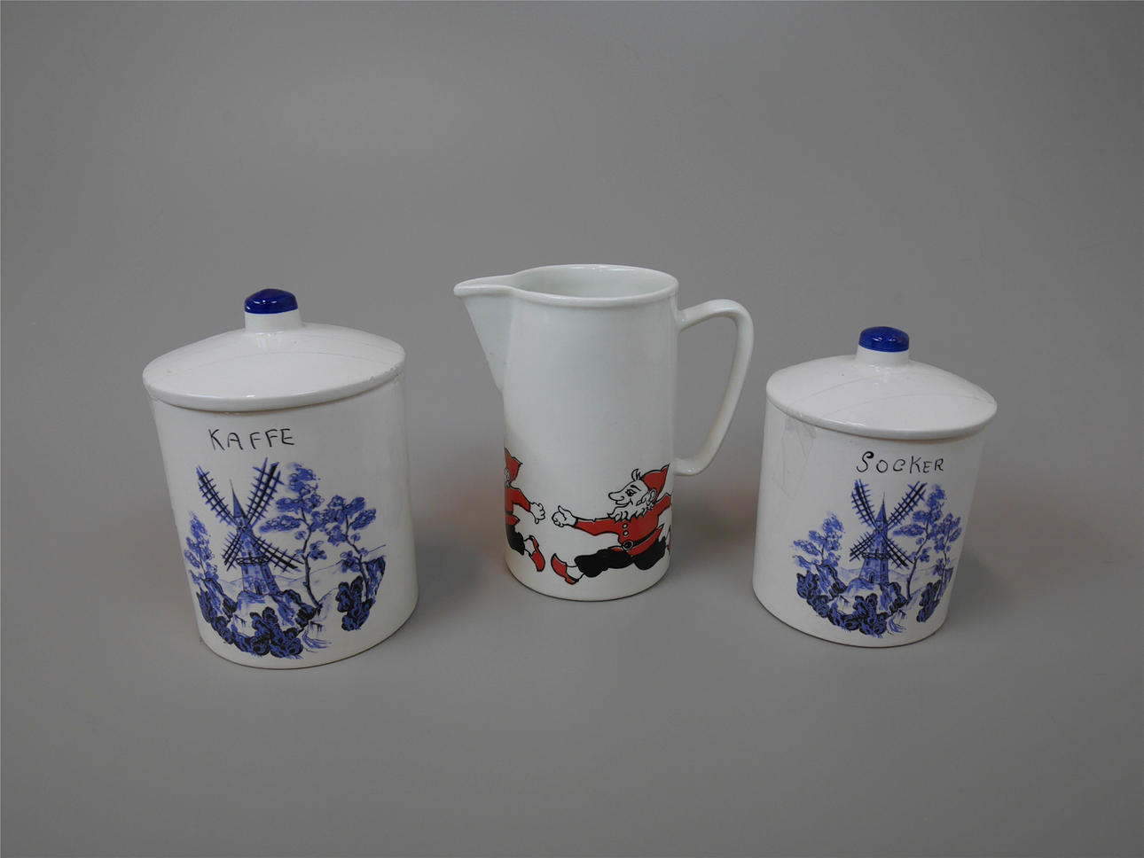 BURK med LOCK, 2 stycken samt TILLBRINGARE.