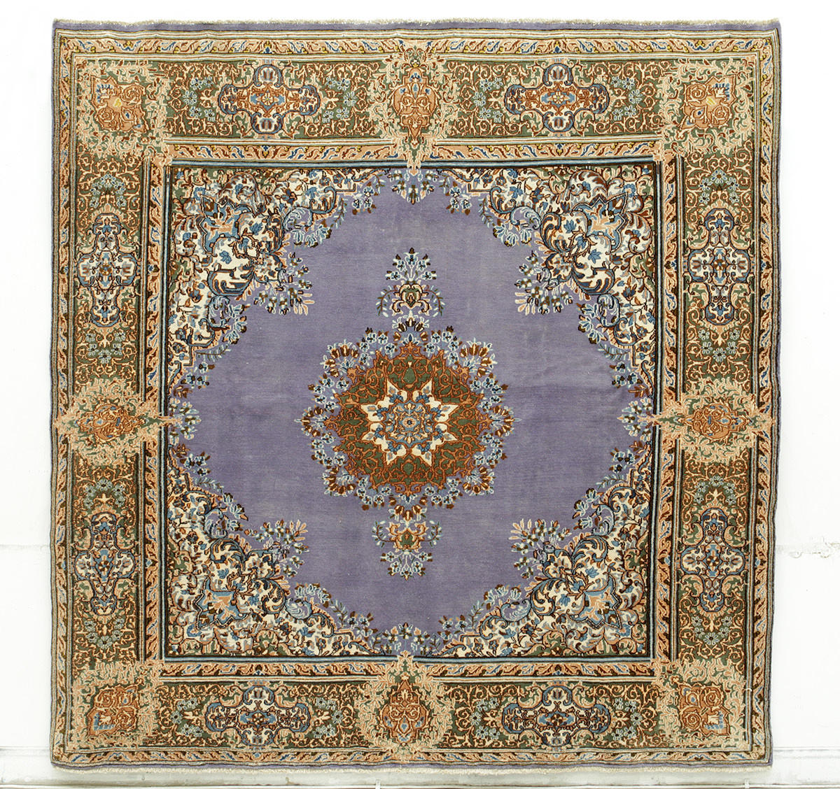 MATTA, Persisk, Kirman, 222 x 215 cm.