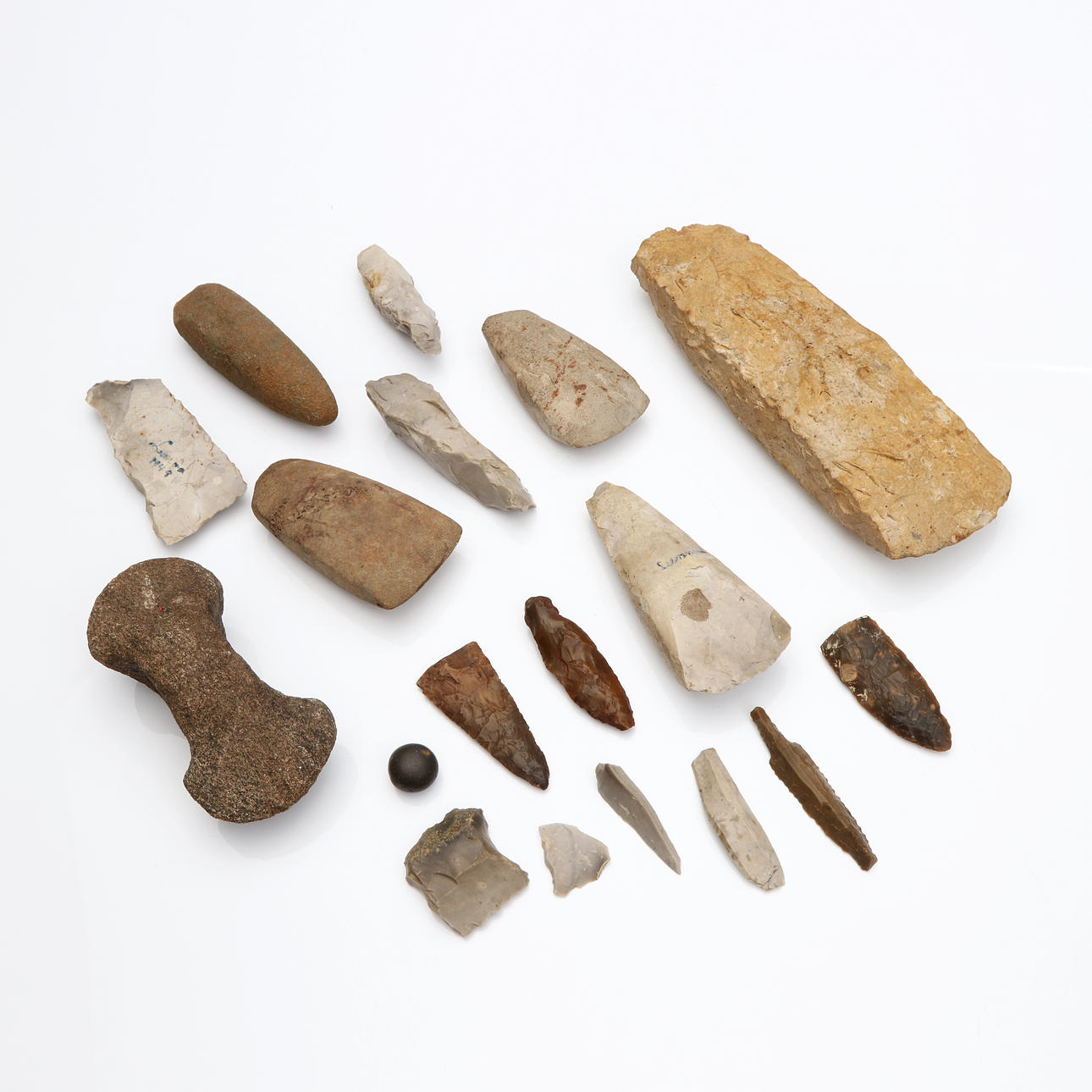 STONE AXES AND STONE AGE OBJECTS, 18 PIECES. Processed stone, including flint.