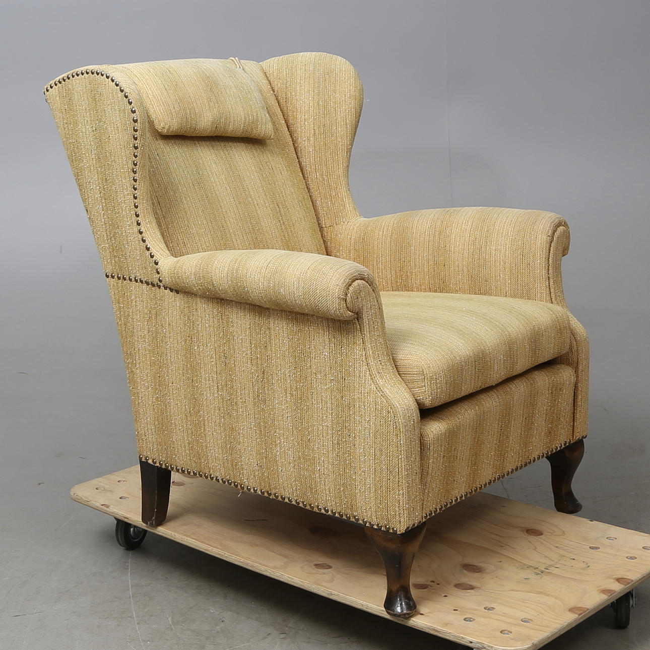 ÖRONLAPPSFÅTÖLJ, 1900-talets första hälft.