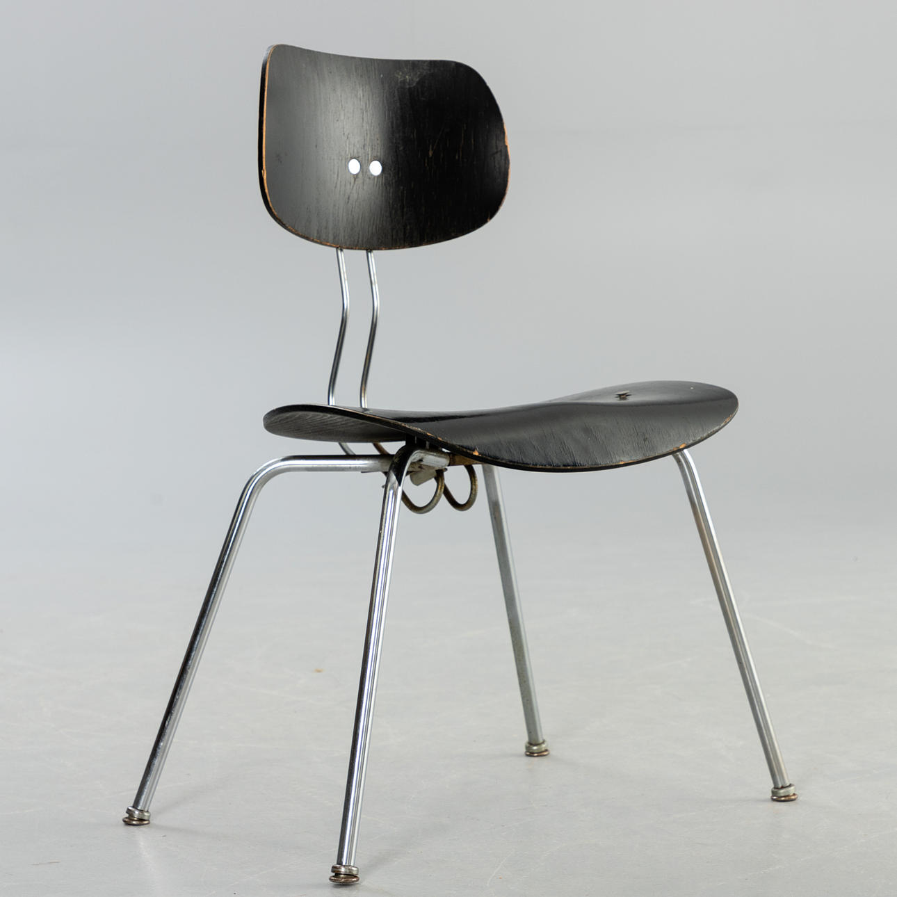 EGON EIERMANN. Wilde Spieth. Stuhl 'SE 66'.