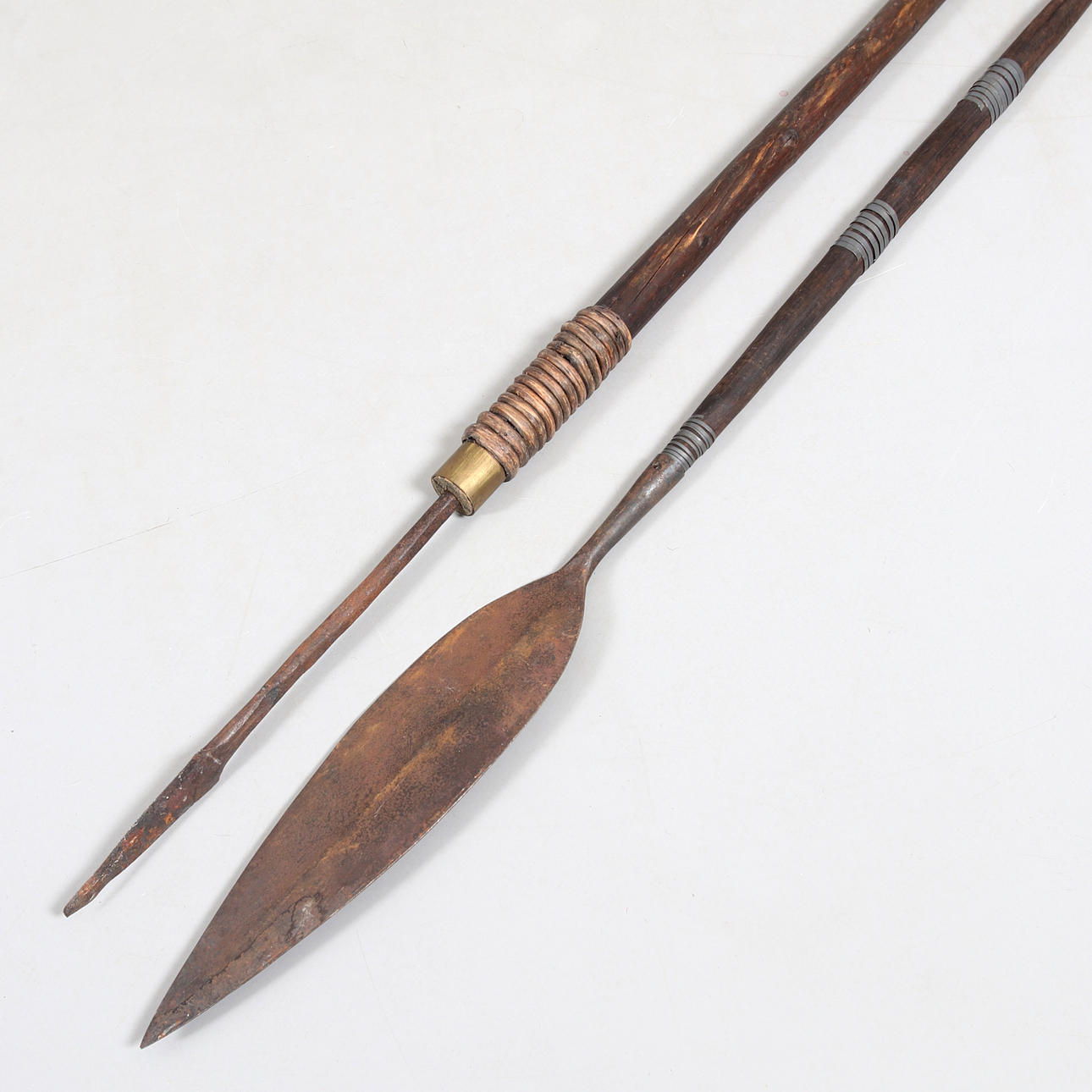 SPJUT, 2 st, Afrika. 1900-tal.