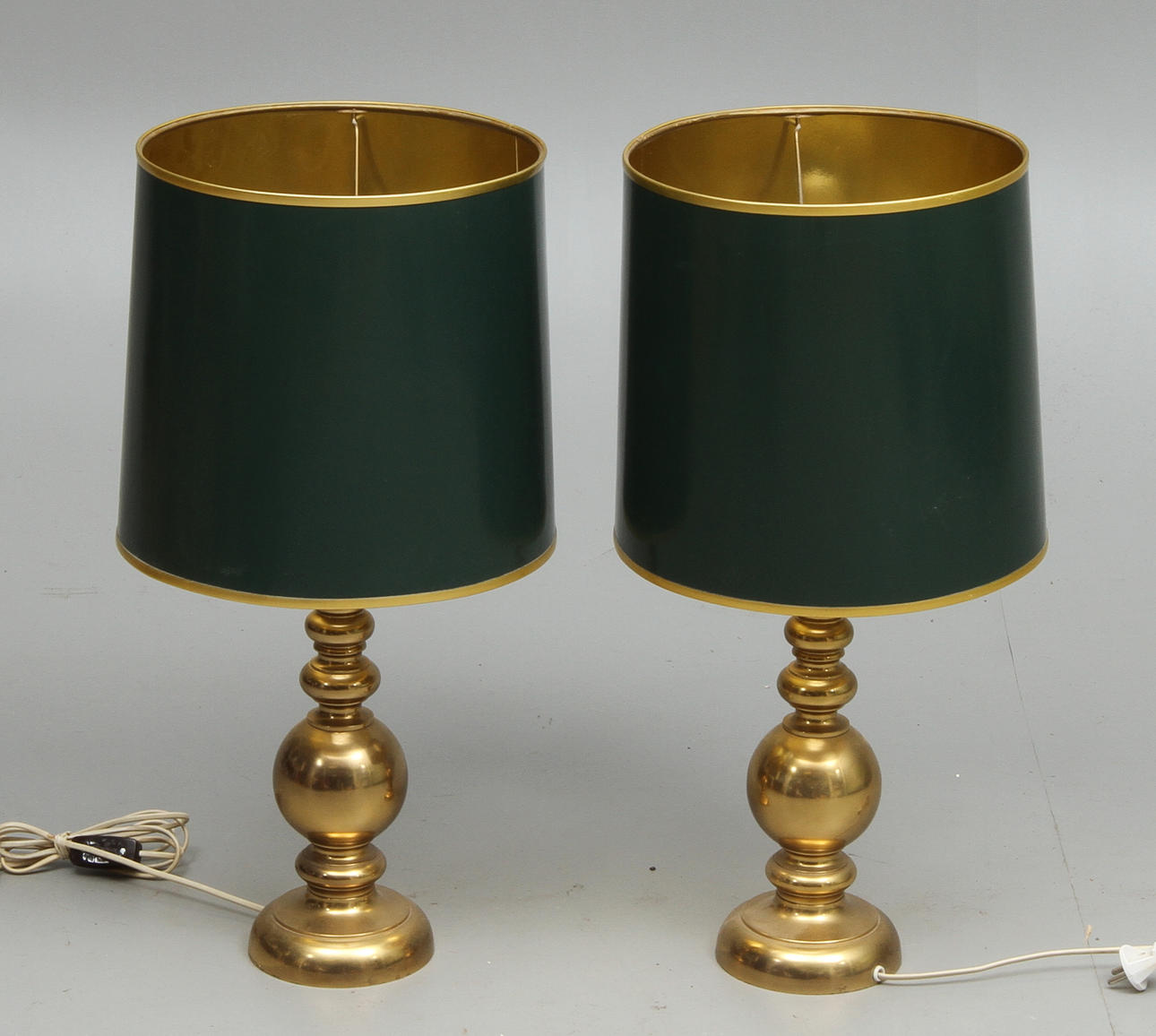 BORDSLAMPOR, 1 par, mässing, 1900-tal.