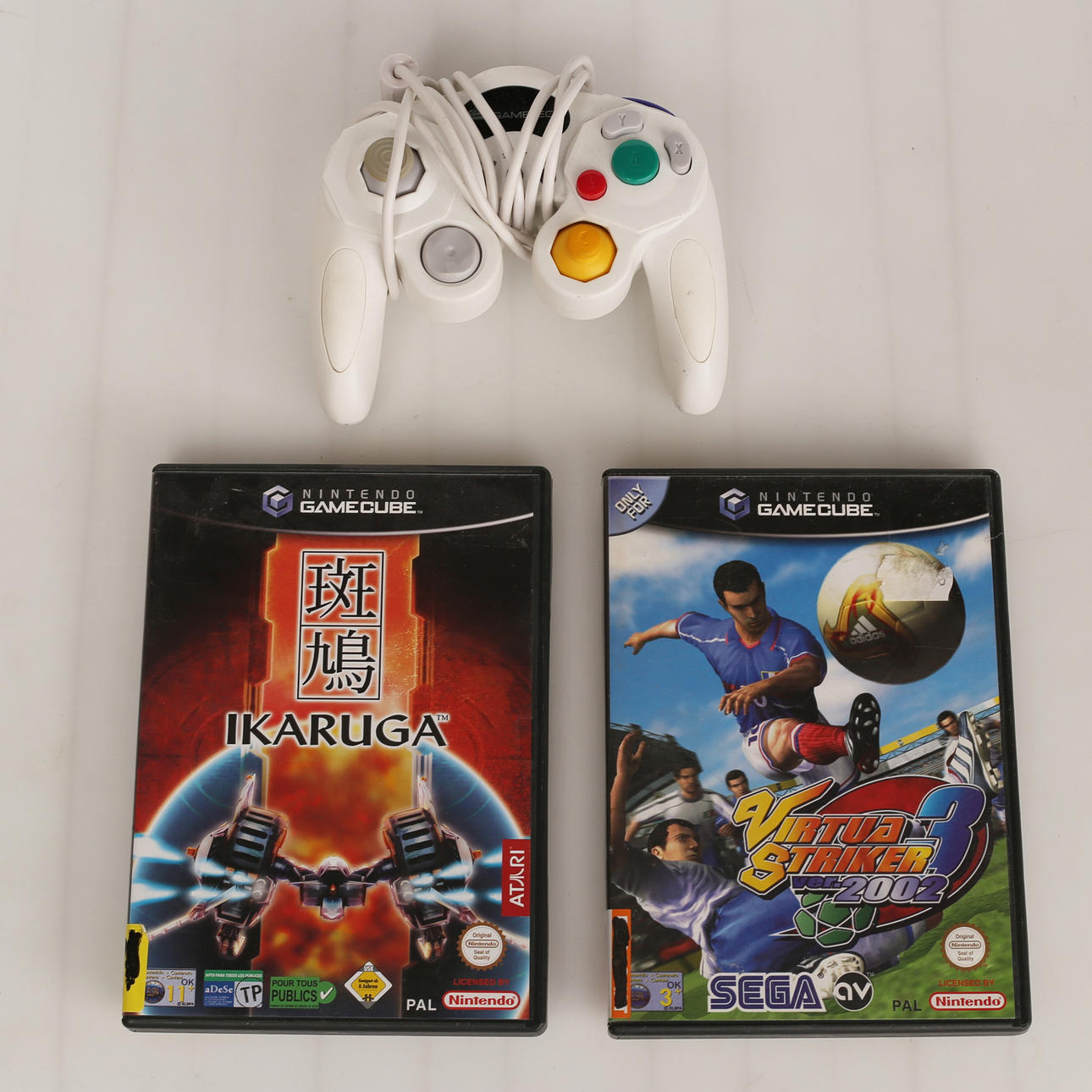 SPIEL UND CONTROLLER, Nintendo Gamecube Ikaruga, Virtual Striker 3 Verse 2002, Gamecube-Controller.