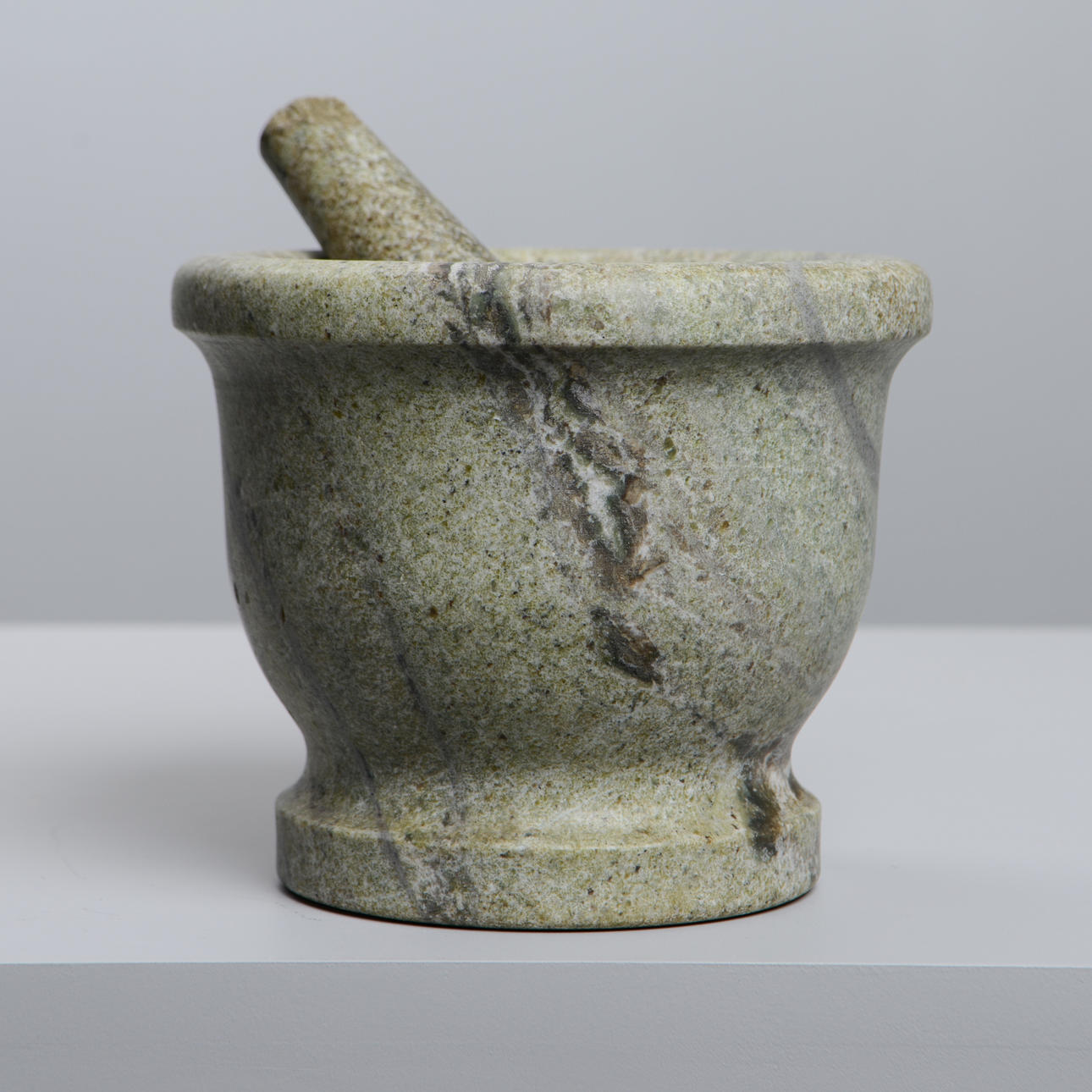 MORTERO GRANDE CON MORTERO, mármol.