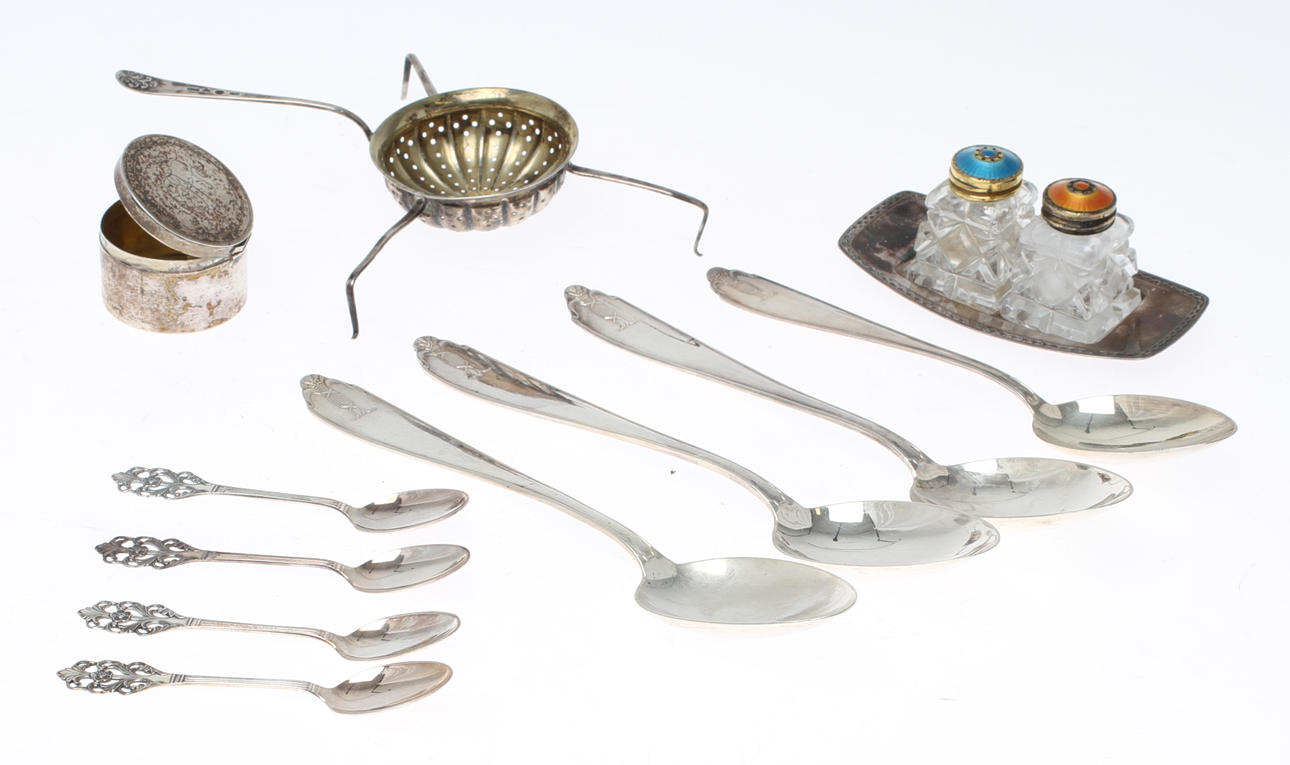 PARTI SILVER, 13 delar, vikt exkl. ströare: 330 g.