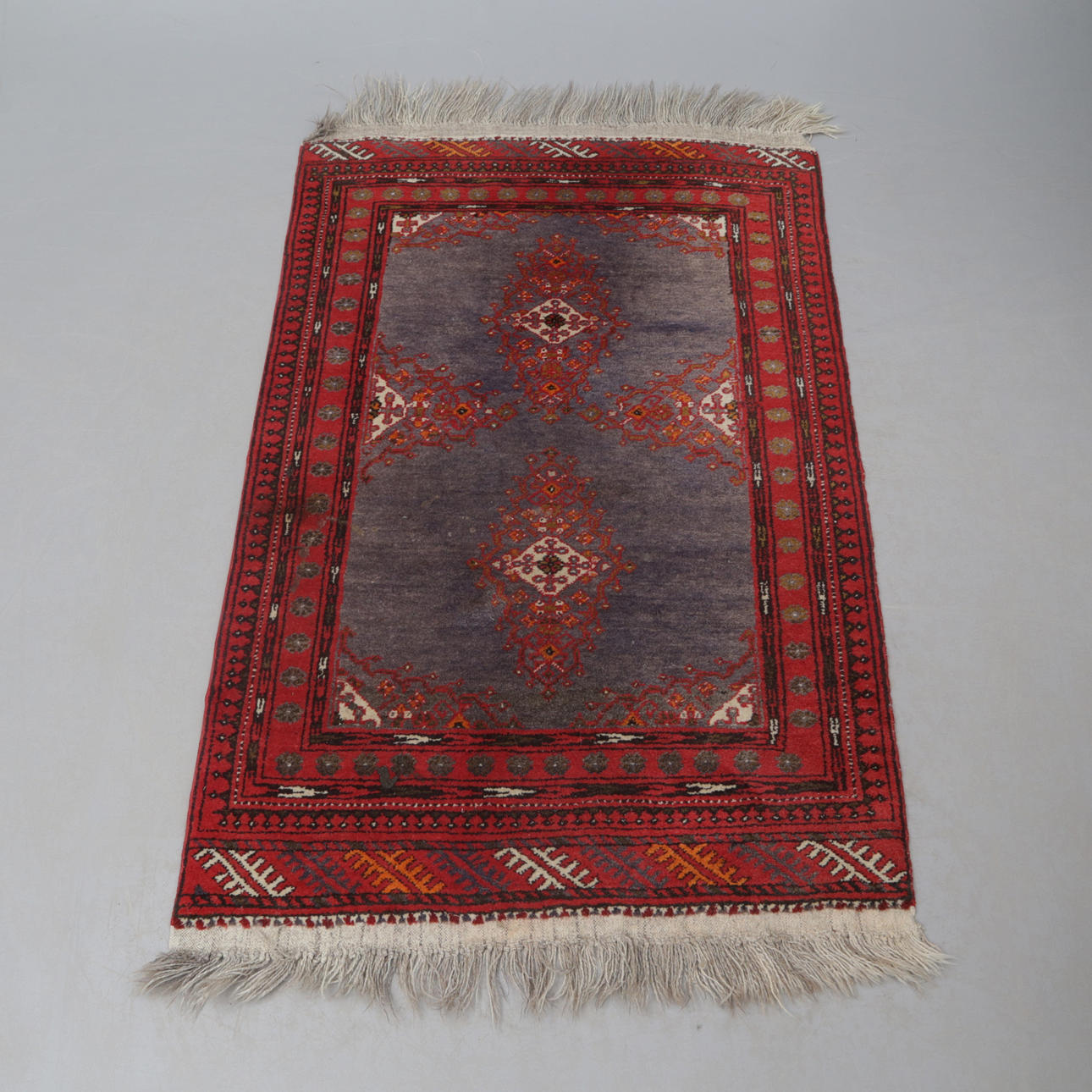 MATTA, röd/blå. Mattor & Textil - Mattor - Auctionet