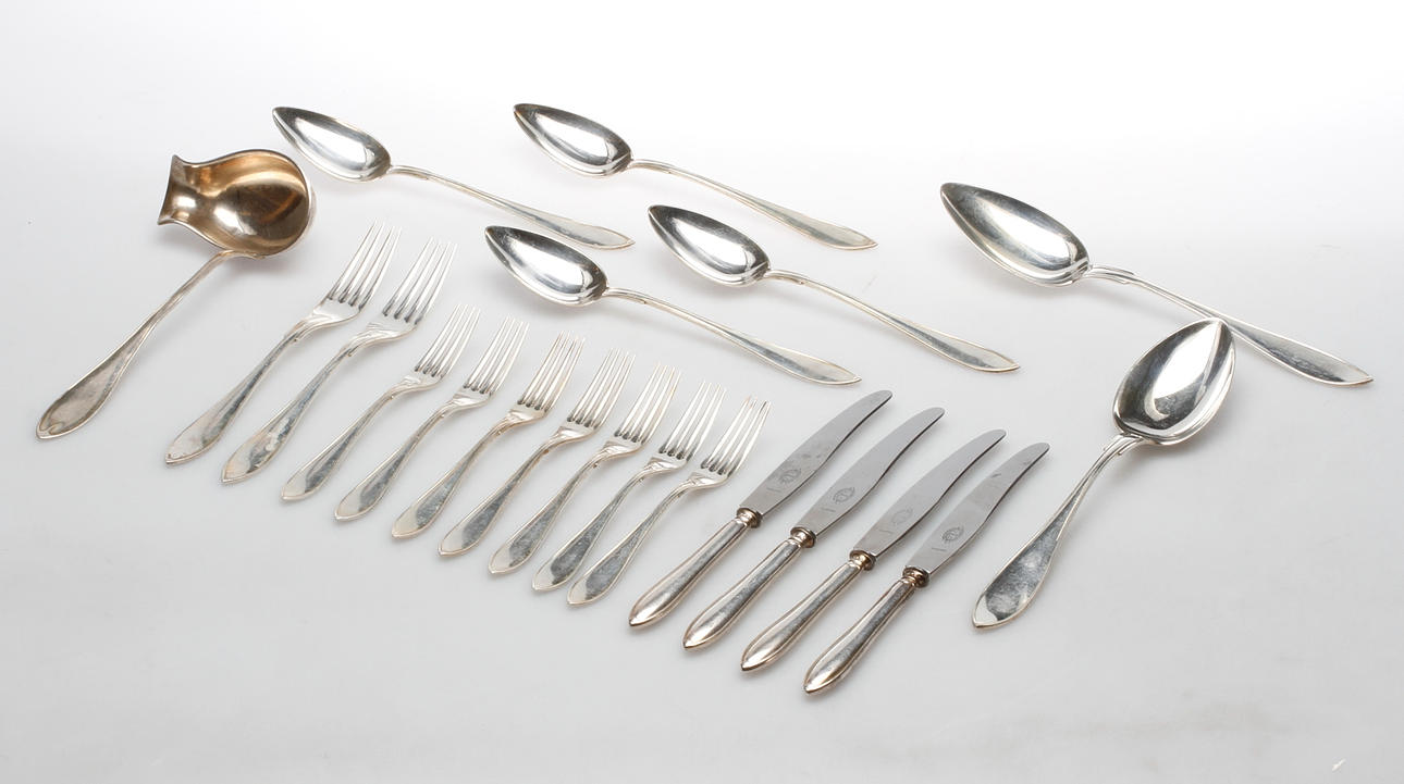 BESTICK, 20 delar, silver, "Svensk spetsig", CG Hallberg, Stockholm, total vikt ca. 684,4 gram.