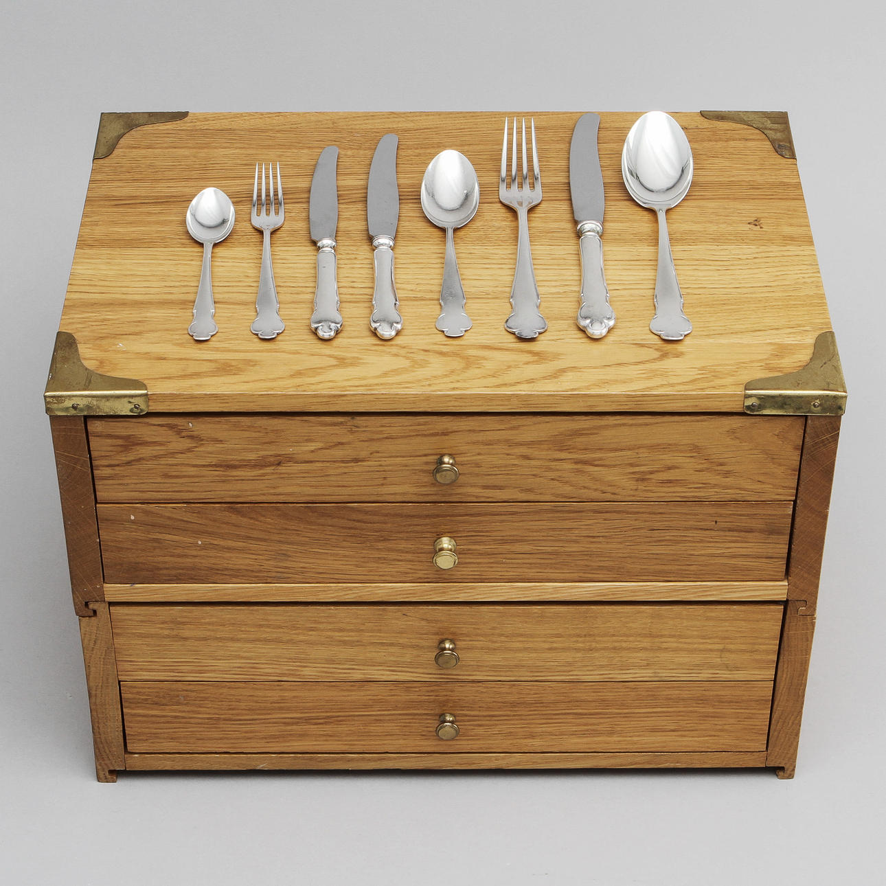 BESTICKSERVIS, 68 delar, modell "Disa" med SCHATULL.