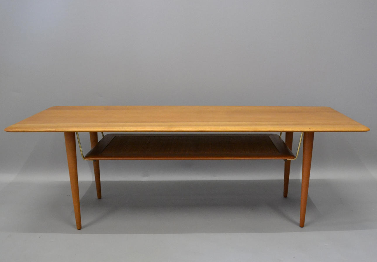 PETER HVIDT & ORLA MØLGAARD-NIELSEN. SOFÁ MESA TECA.