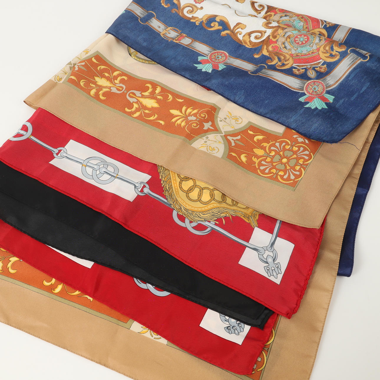 SKARFAR, 5 stycken, silke m. m, 1900-tal.