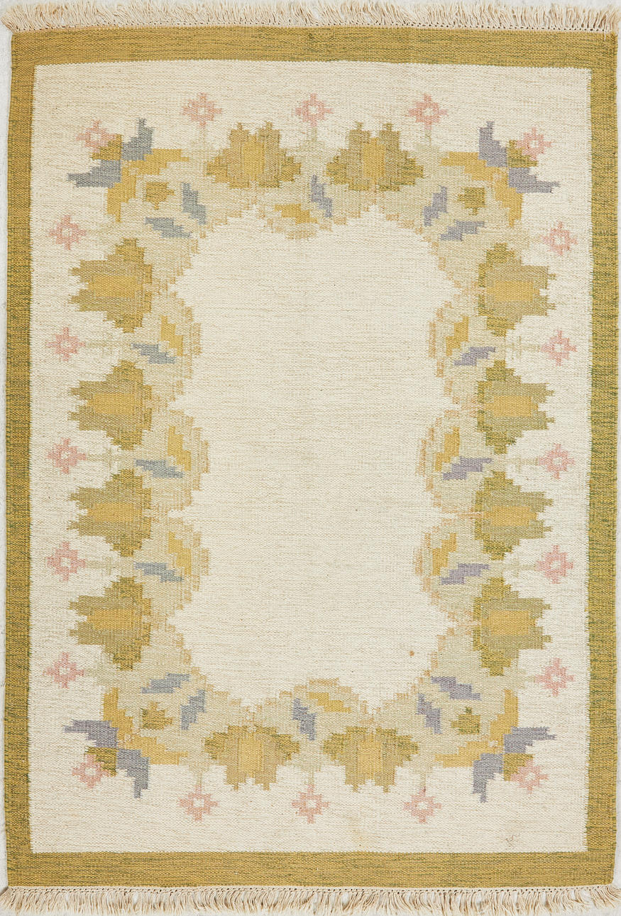 TEPPICH. Schafgarbe, heller Boden, ca. 200x140 cm.