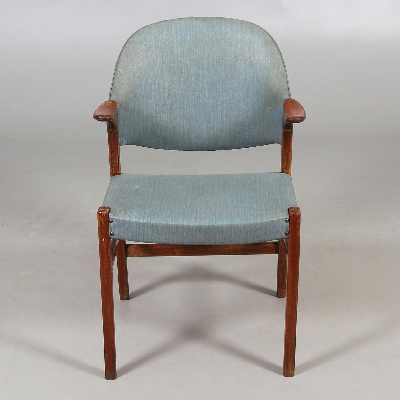 karmstol-teak-galon-1940-50-tal-m-bler-f-t-ljer-stolar-auctionet