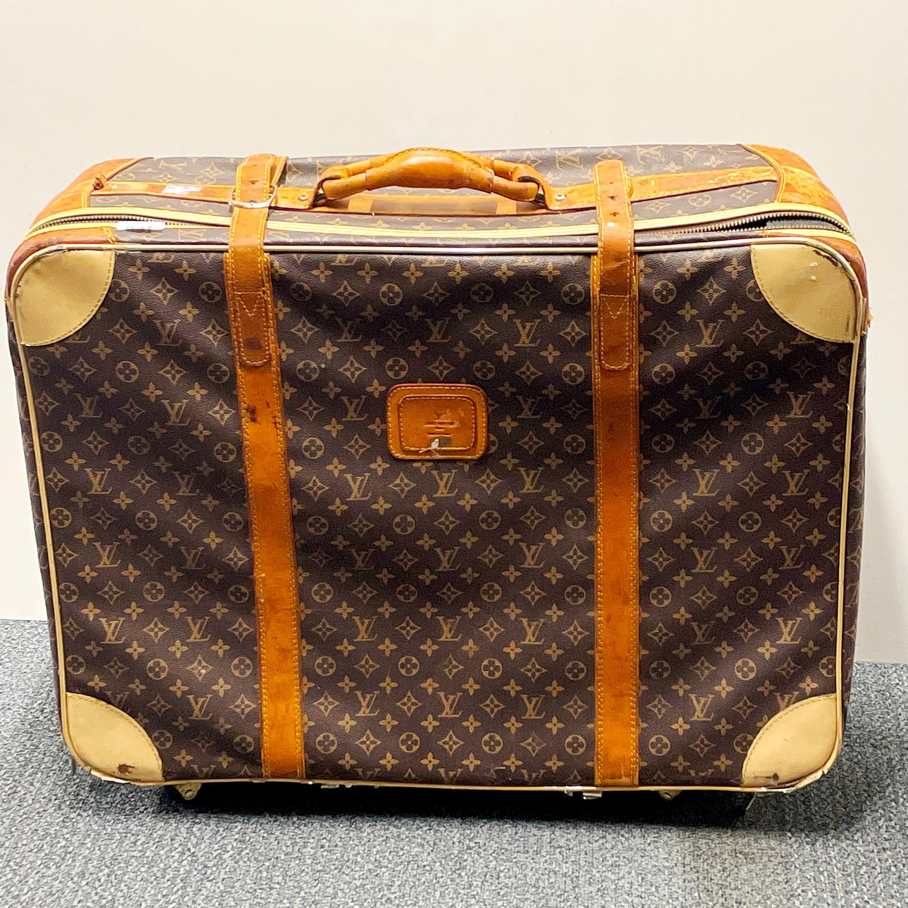 VINTAGE-KOFFER VON LOUIS VUITTON.