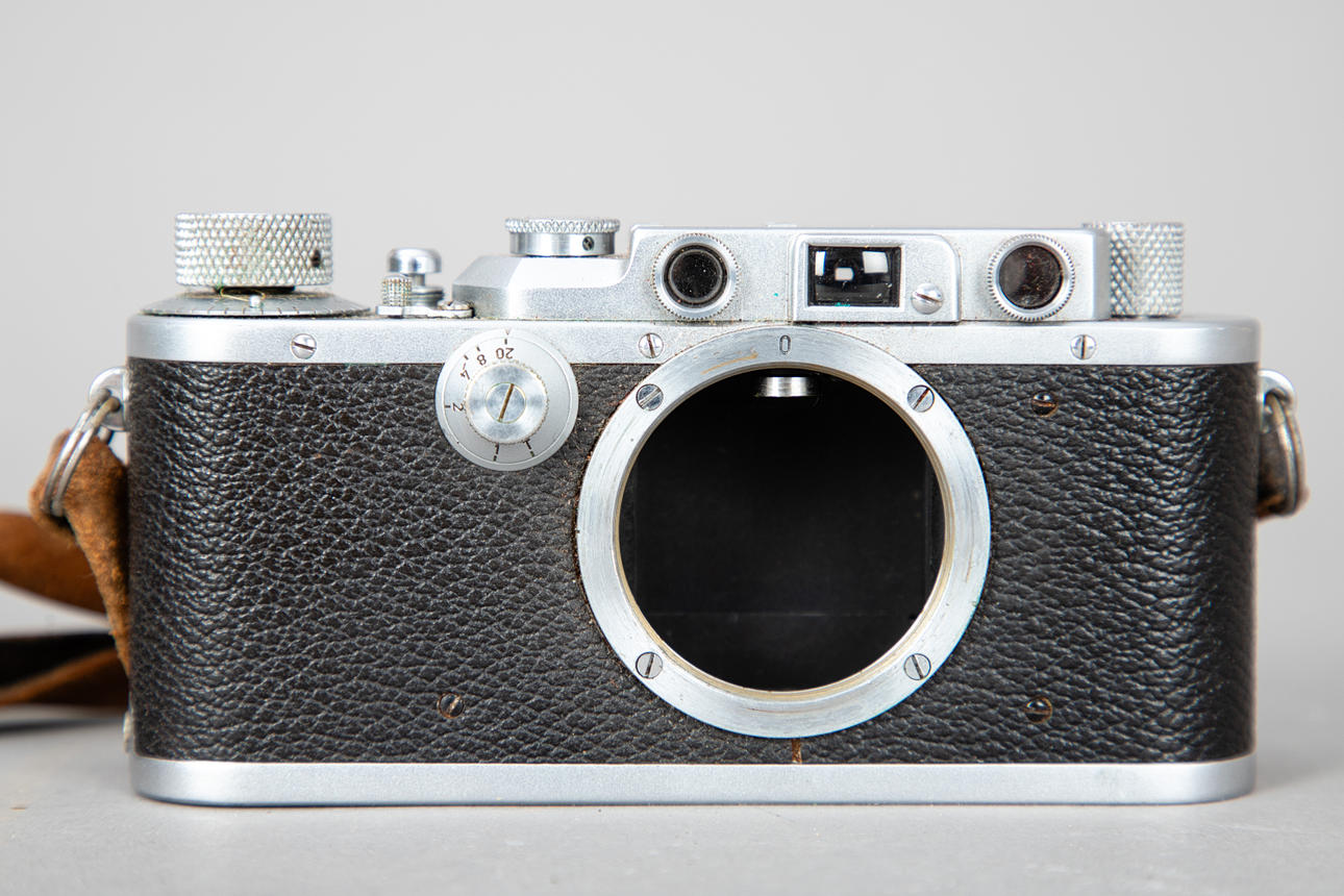 Leica III 35mm rangefinder camera (SN 248931) with Leitz Elamar 1