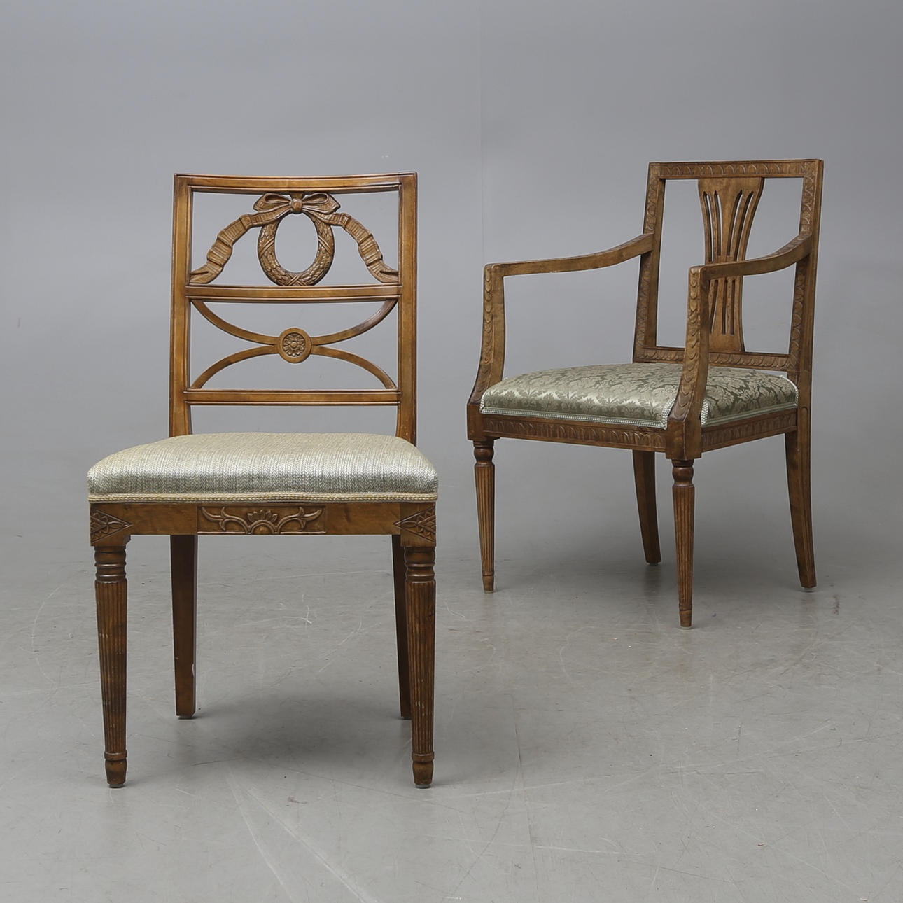 STOL OCH KARMSTOL, gustaviansk stil, 1900-talets första hälft.