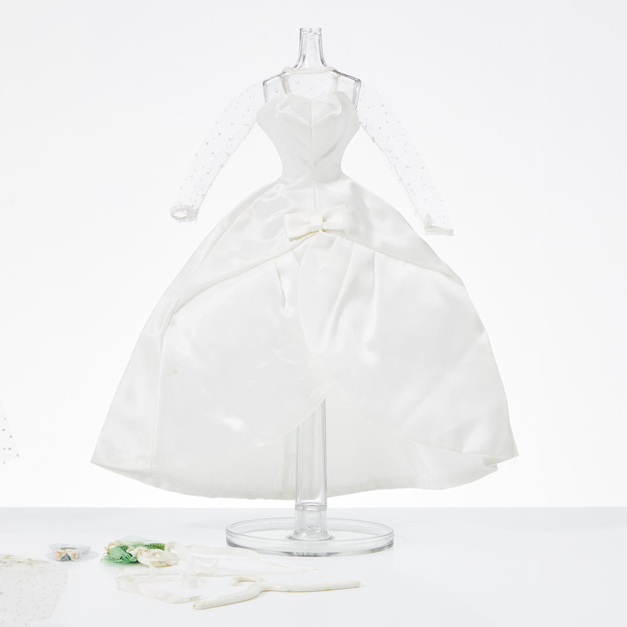 BARBIE, Outfit, #1698 Beautiful Bride, (1967), Mattel, HTF bridal outfit.  Toys - Toys - Auctionet