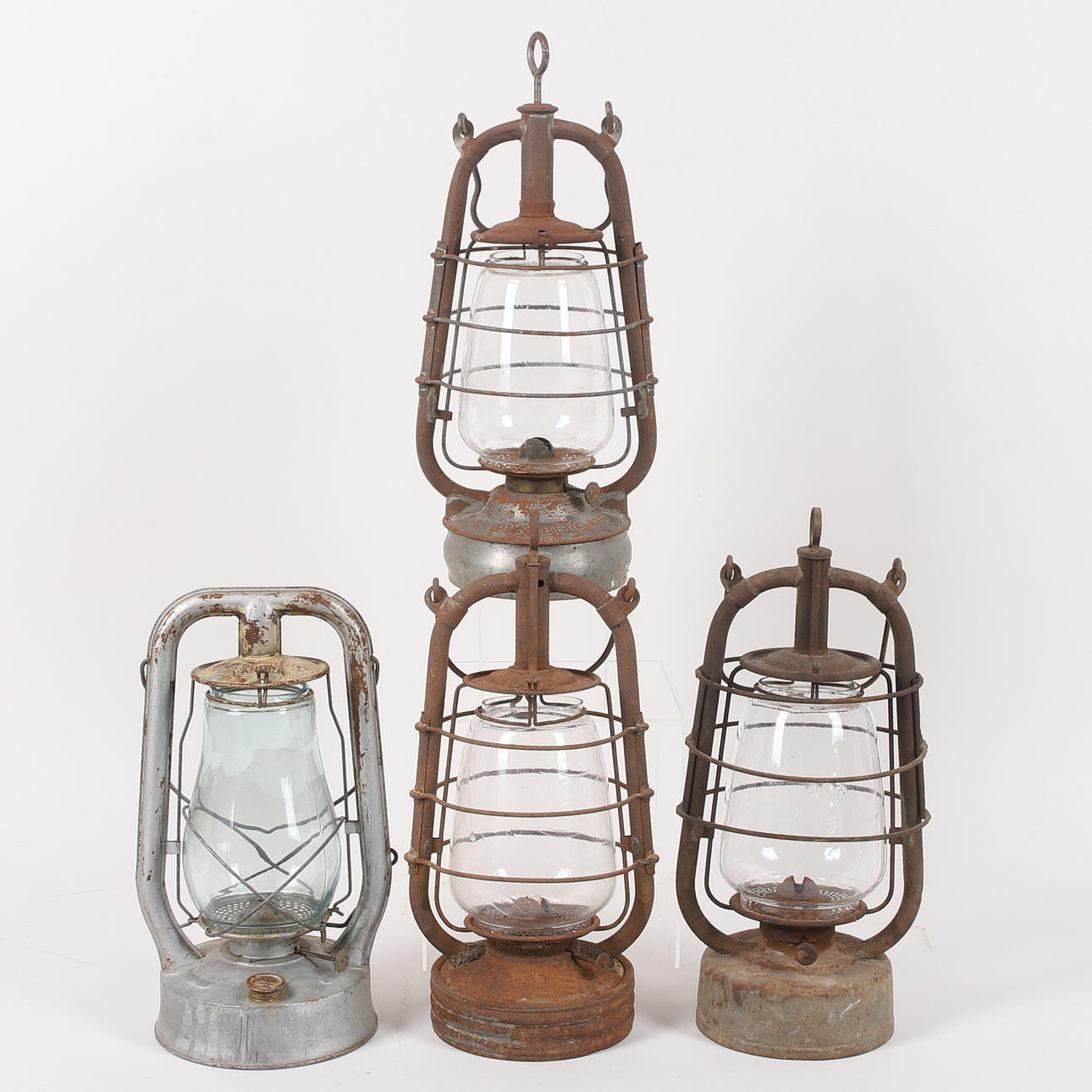 STORMLYKTOR, 4 st, bl a Lanora och Pukeberg, 1900-tal.