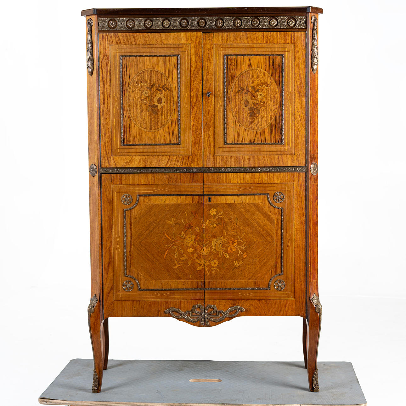 BARSKÅP, Louis XVI-stil.