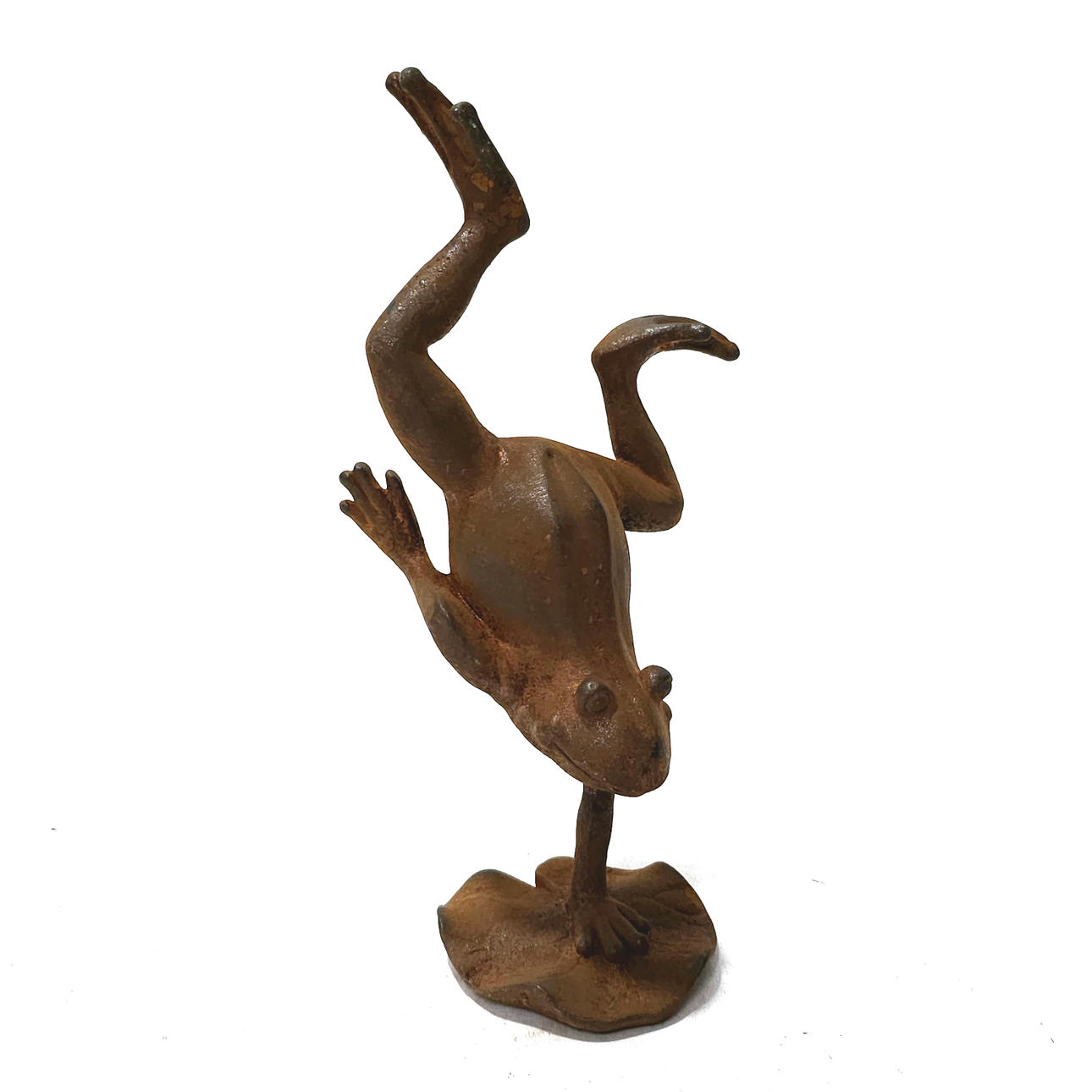IRON JUGGLER FROG SCULPTURE.