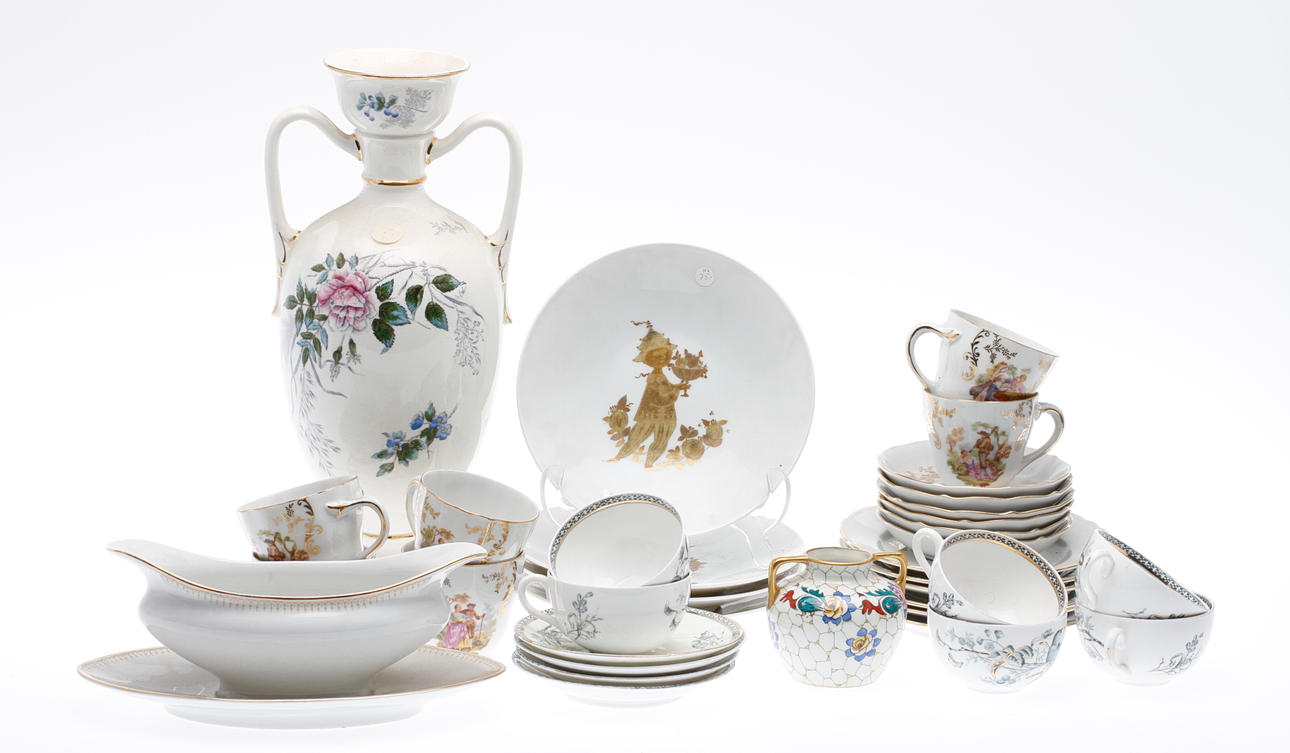 SERVISDELAR, ca 34 delar, bl.a. "Wexiö Guld", Rosenthal, Rörstrand, URNA, Rörstrand.