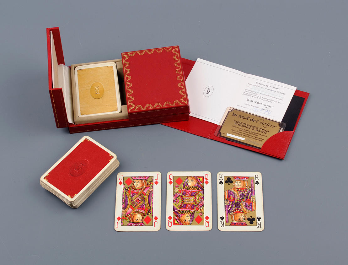 LES MUST DE CARTIER, PARIS. Kortspel med jokrar, i rutan.