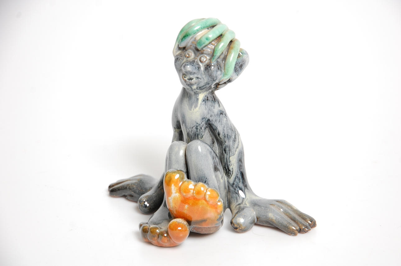 VICKE LINDSTRAND. 1904-1983. figurin, " Troll " keramik.