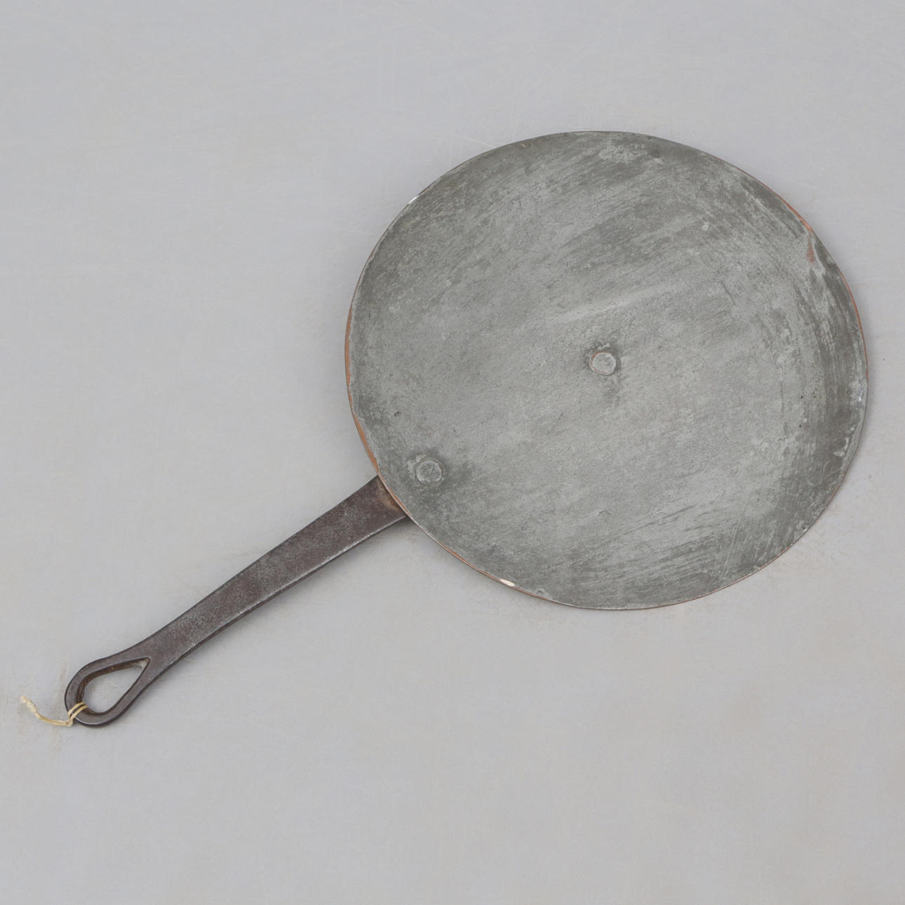 ROYAL POT LID, copper, marked M H 3.