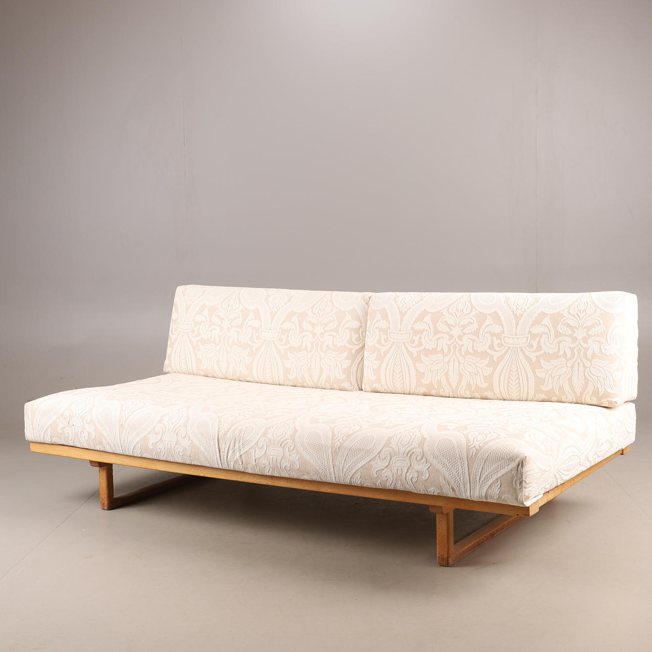 BØRGE MOGENSEN. Dagseng, model 4311/4312, eg, Danmark.