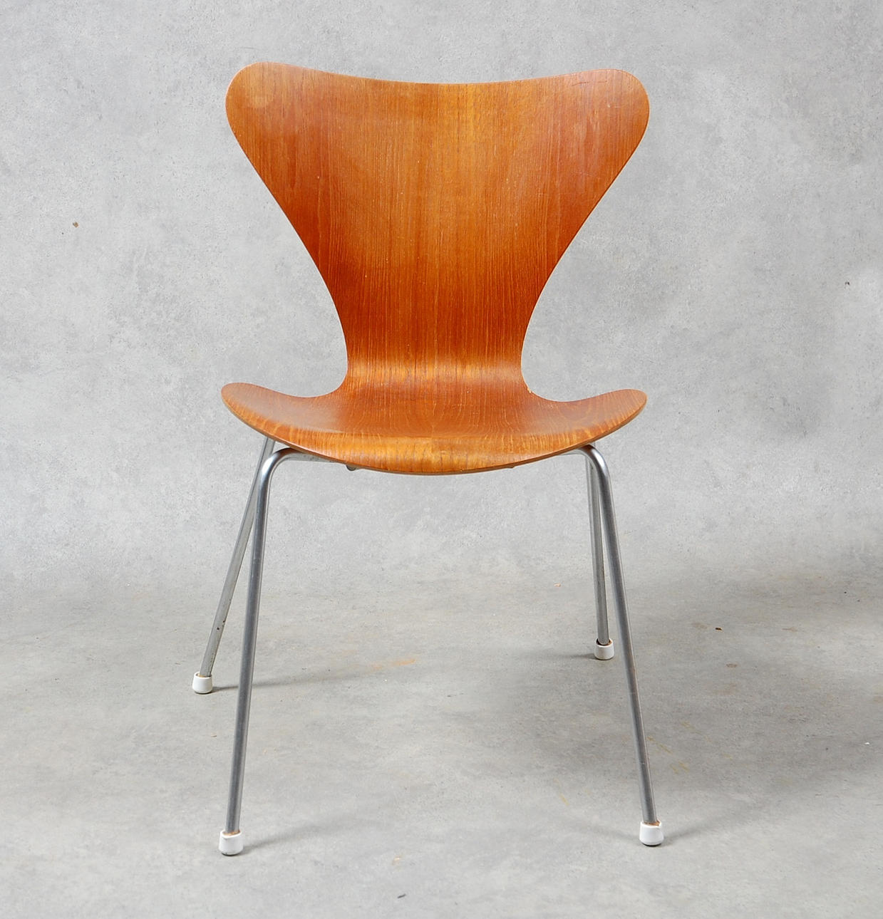 ARNE JACOBSEN. stol "Suan" for Fritz Hansen Danmark.