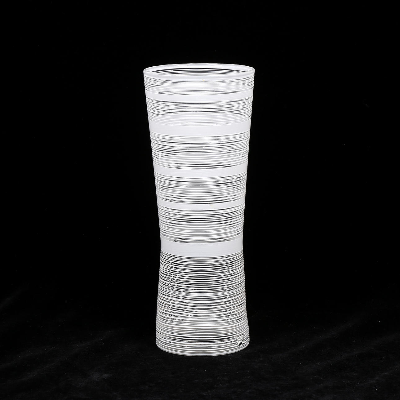 INGEGERD RÅMAN. Vas, "Zwizz", glas, Orrefors.