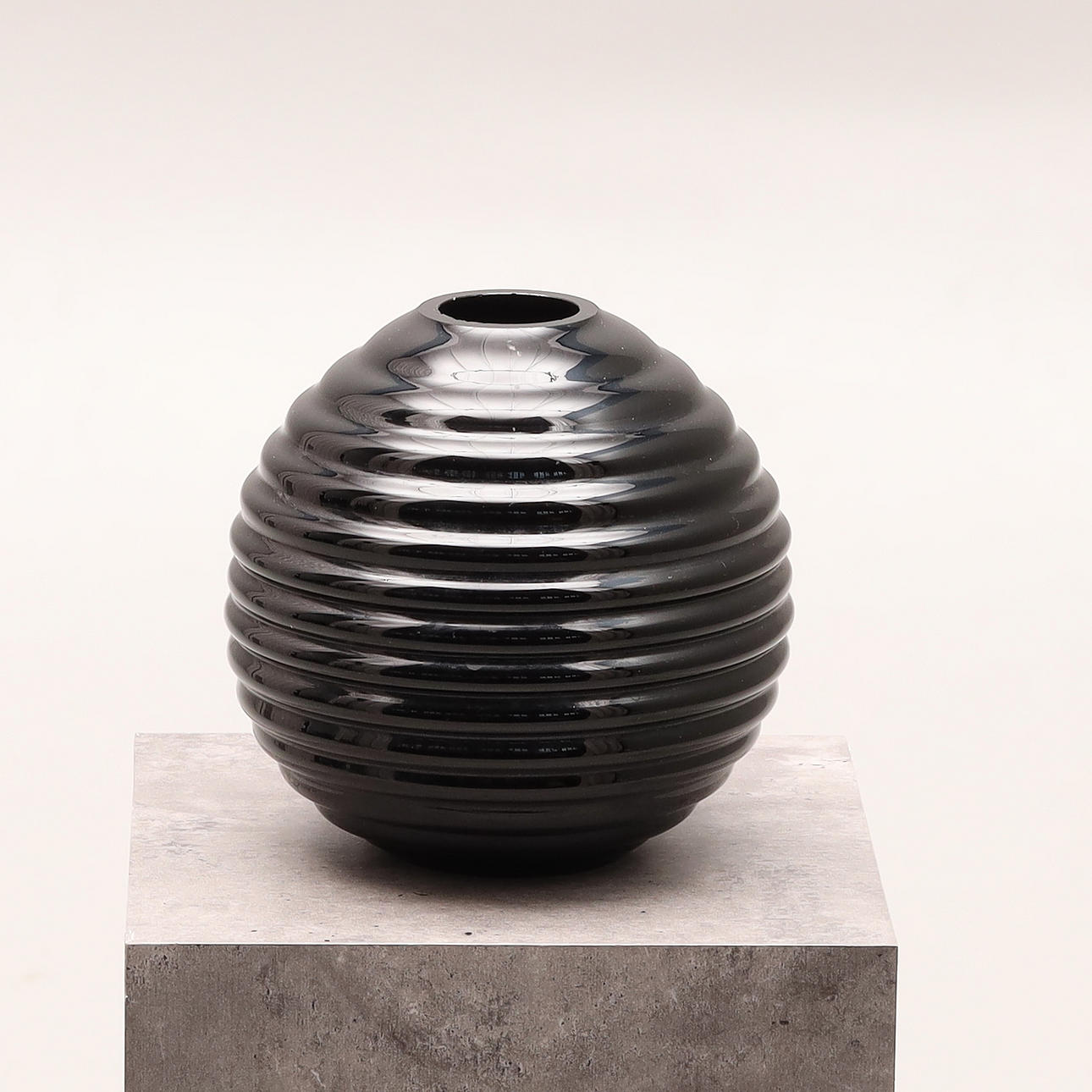 Vase, Art Deco, sort glasmasse, 1930'erne.