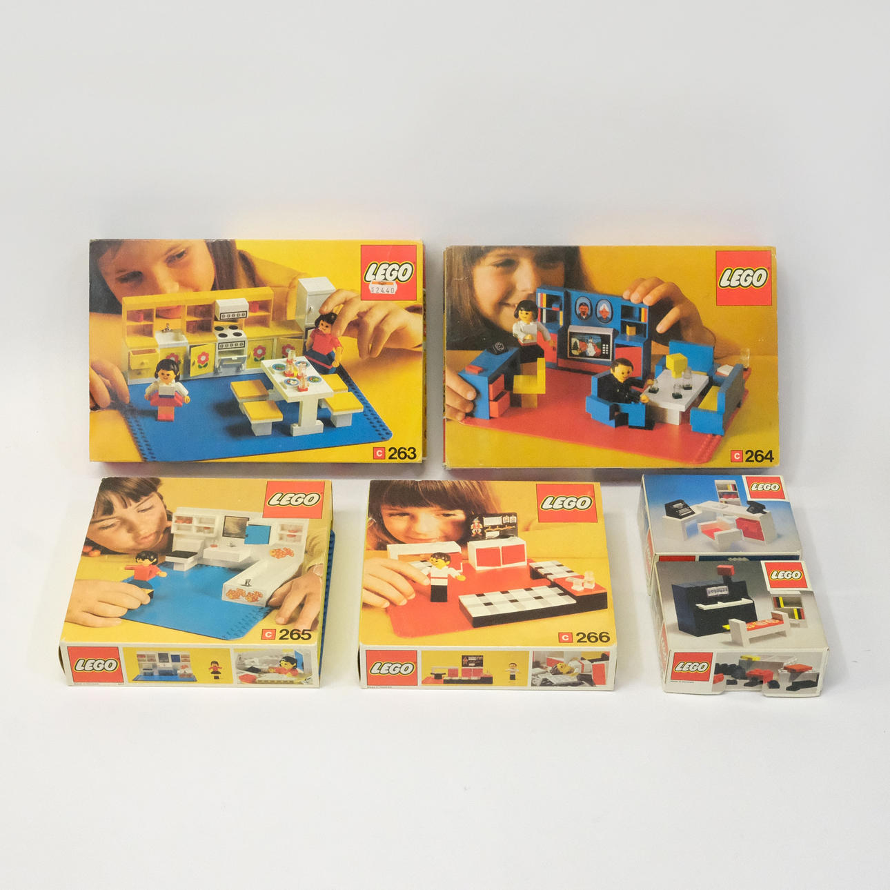 LEGO. SEX BYGGSATSER.