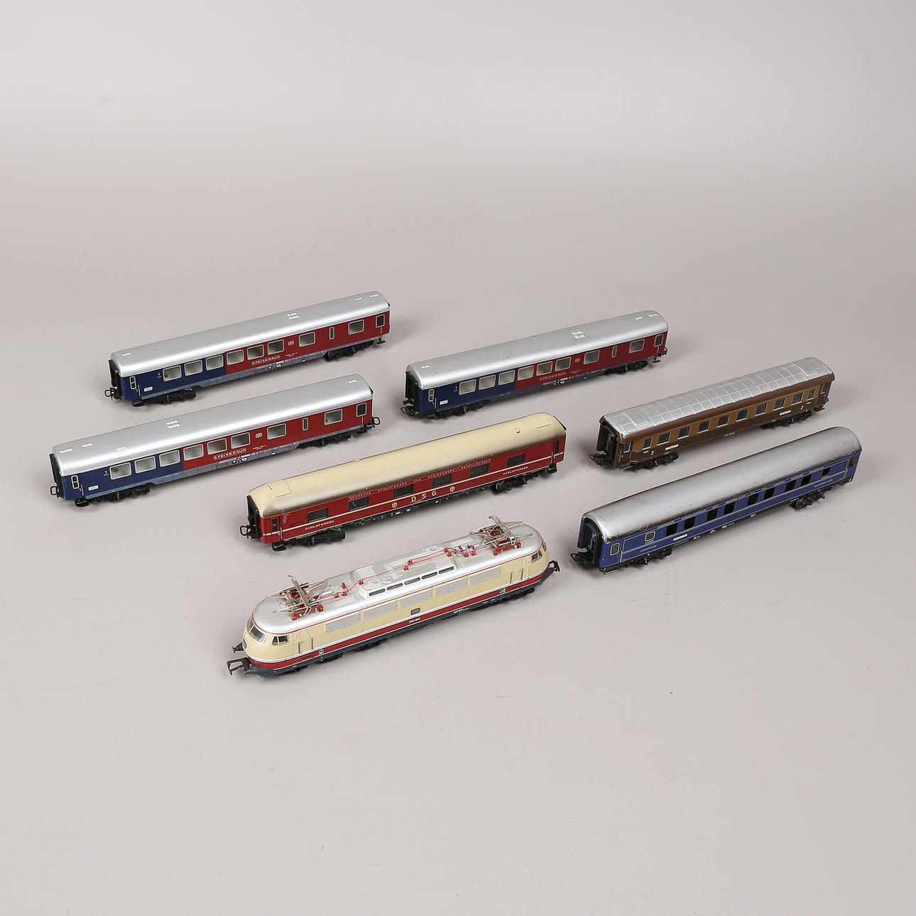 MÄRKLIN, Lok E03 002 med vagnar, 7 delar.