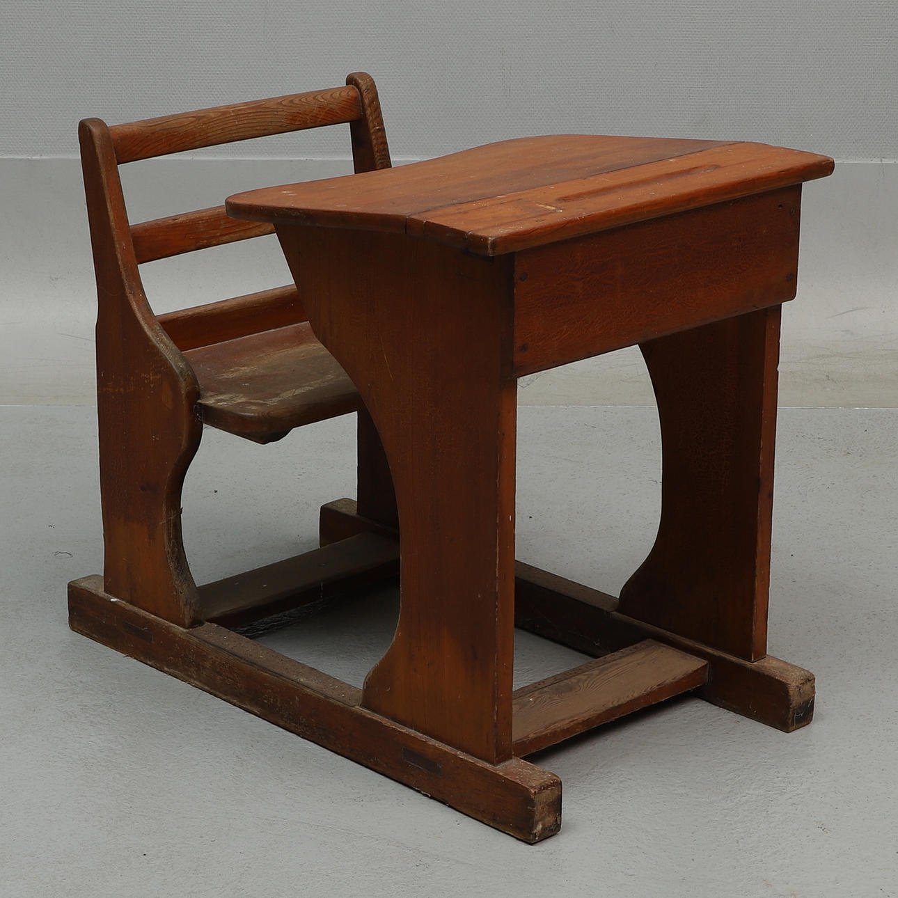 SKOLEBÆNK, træ, 1800/1900-tal.